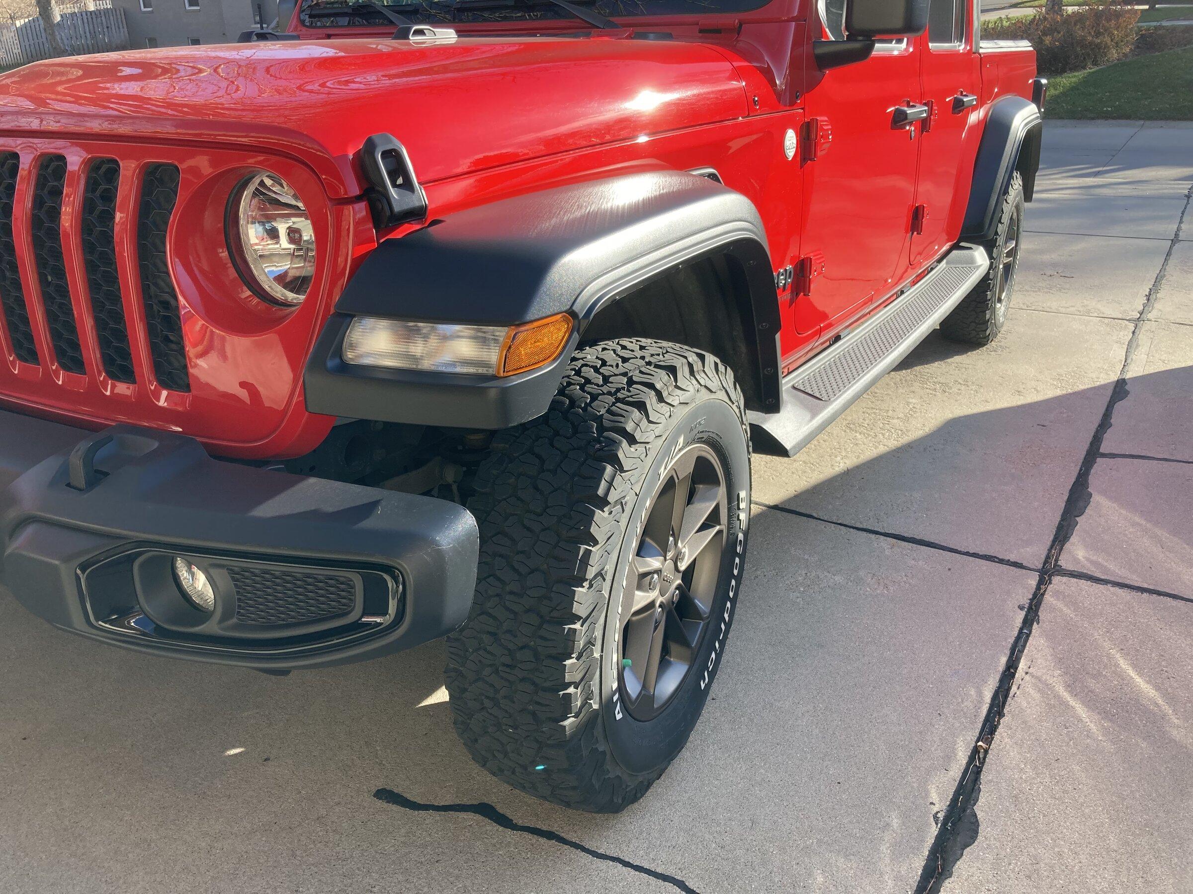 Jeep Gladiator What does everyone do with their stock bumpers? 084275B7-26F1-406C-B9E7-0249B4103698