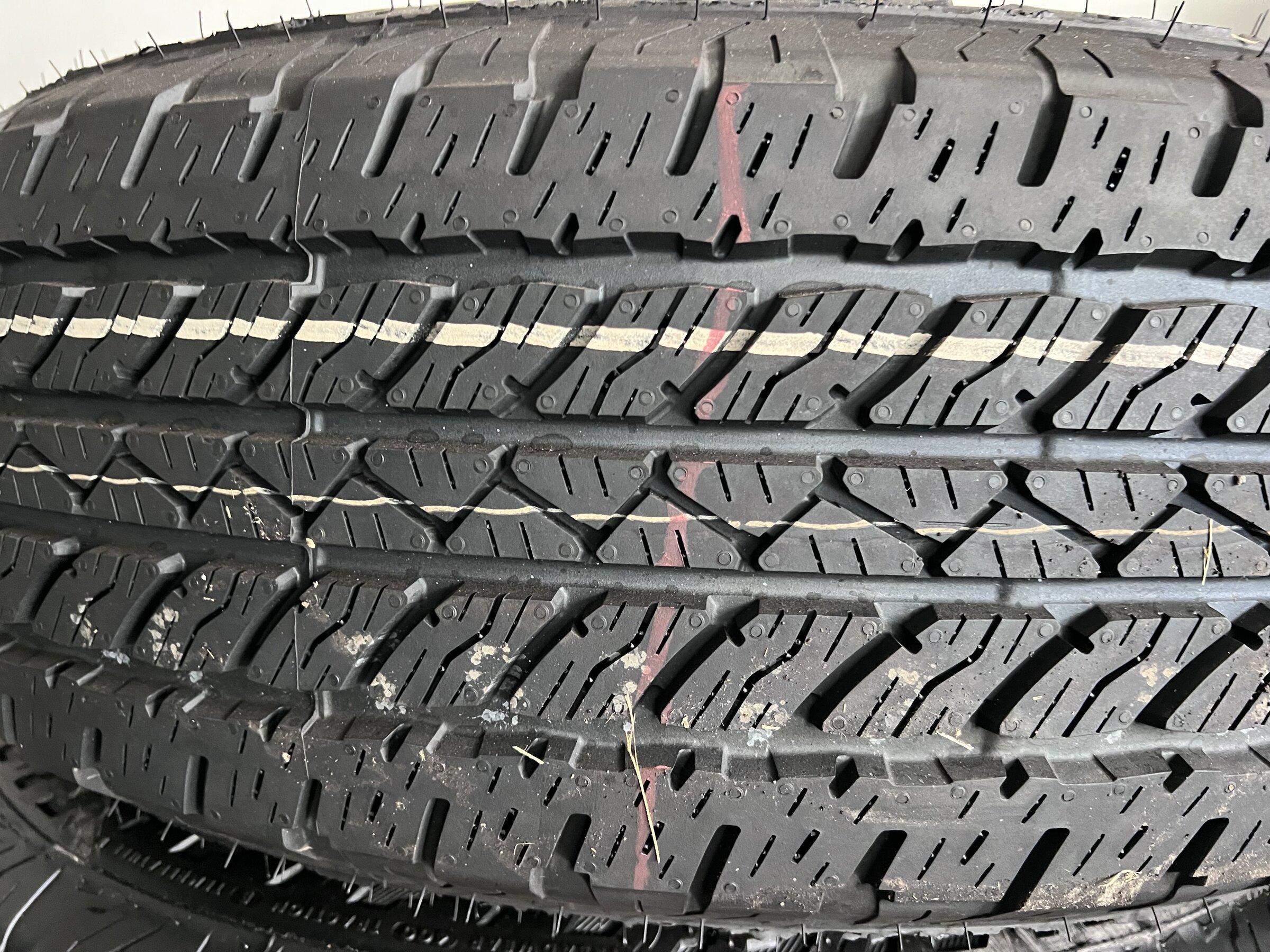 Jeep Gladiator Like new Gladiator Sport S Wheels and Tires E1A3E905-FBC0-460E-A421-BE6AA6B8F865
