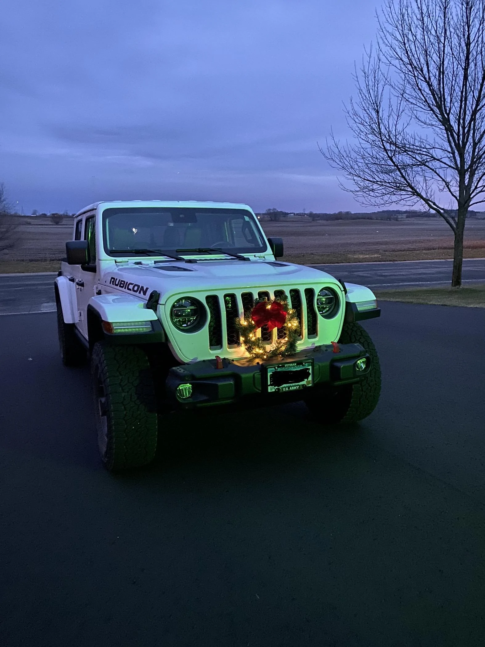 Jeep Gladiator Show us your Grill Wreaths IMG_0508
