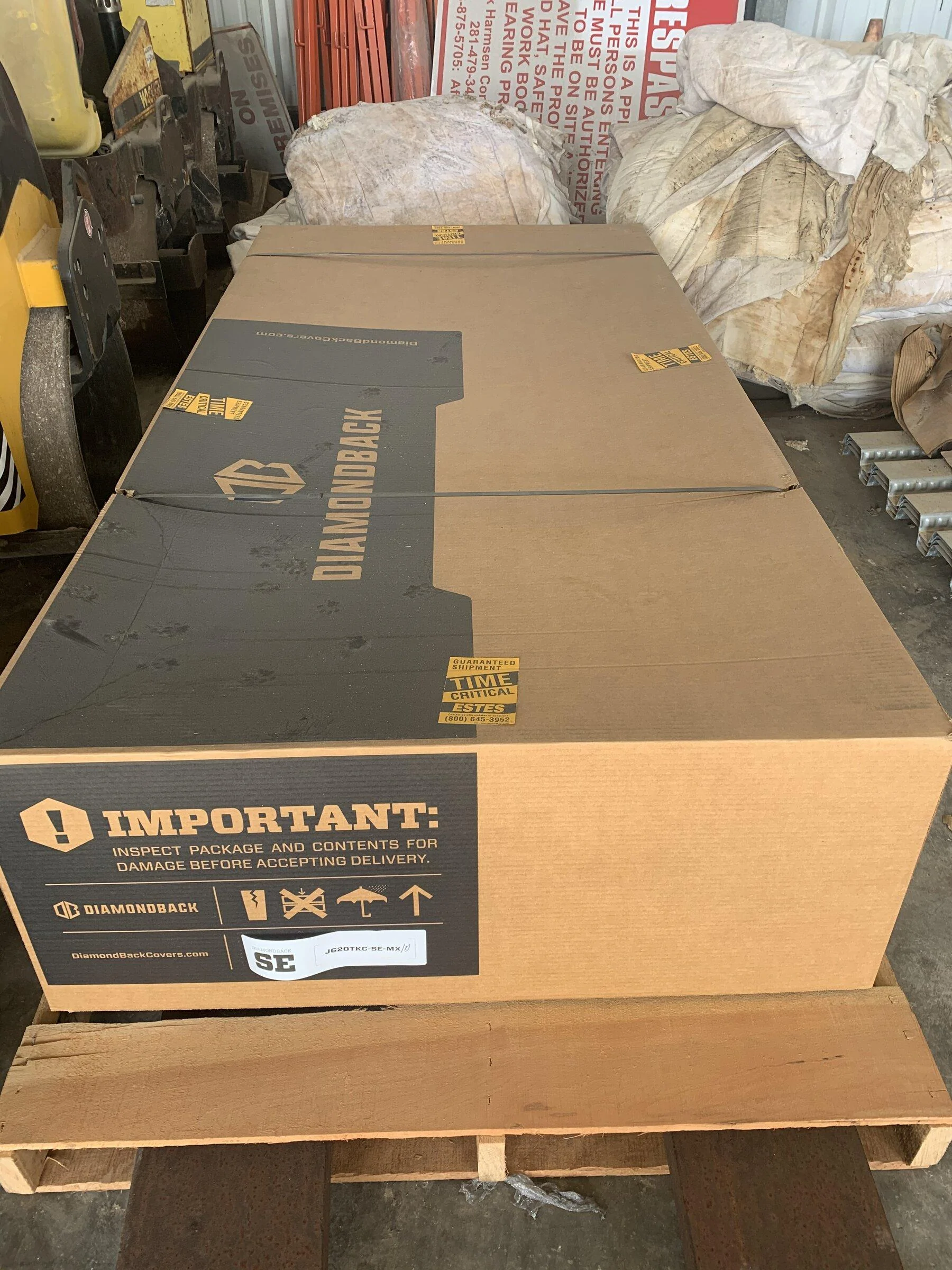 Jeep Gladiator Diamondback SE new in box from the outlet 5748B3FA-A1DA-4E6C-BD80-DA8775F64D49