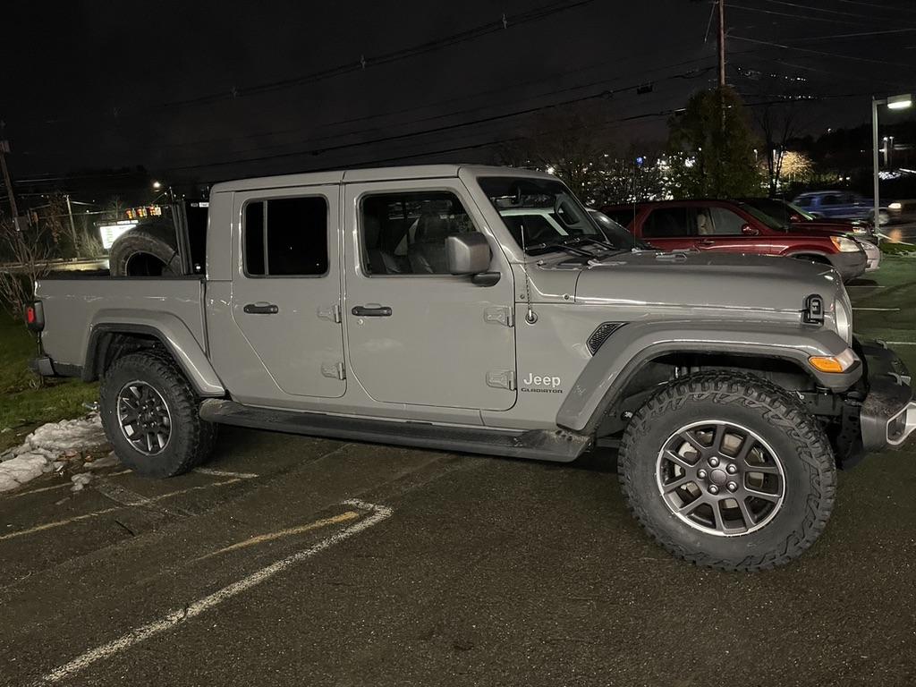 Jeep Gladiator Baja Boss AT Tires B53DBAC7-01C3-4285-A9CE-3B6AD28954B6_1_105_c