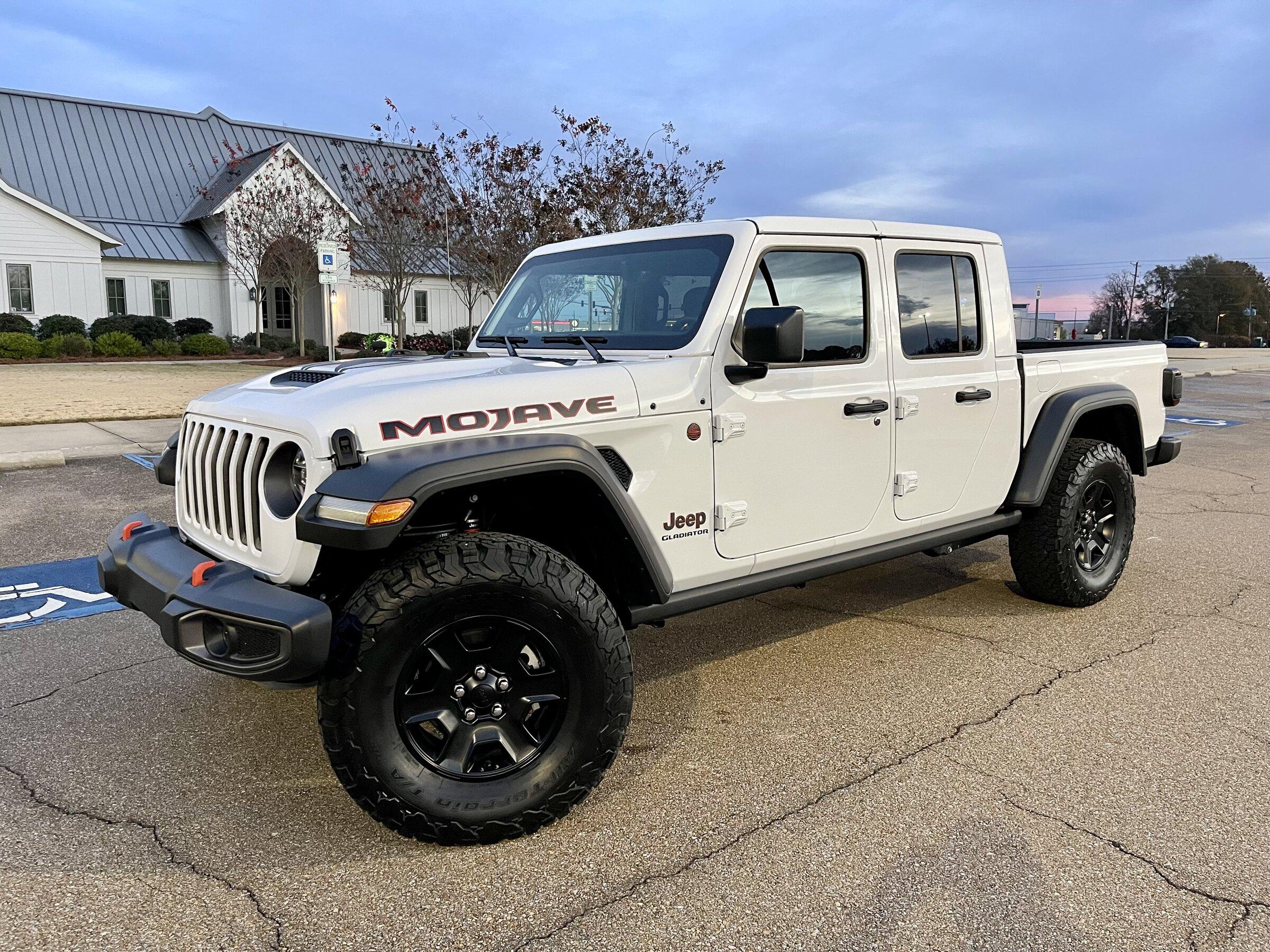 Jeep Gladiator New Mohave Owner 718F4C24-F9F9-4CCD-95D3-A3D8A17B8C5E