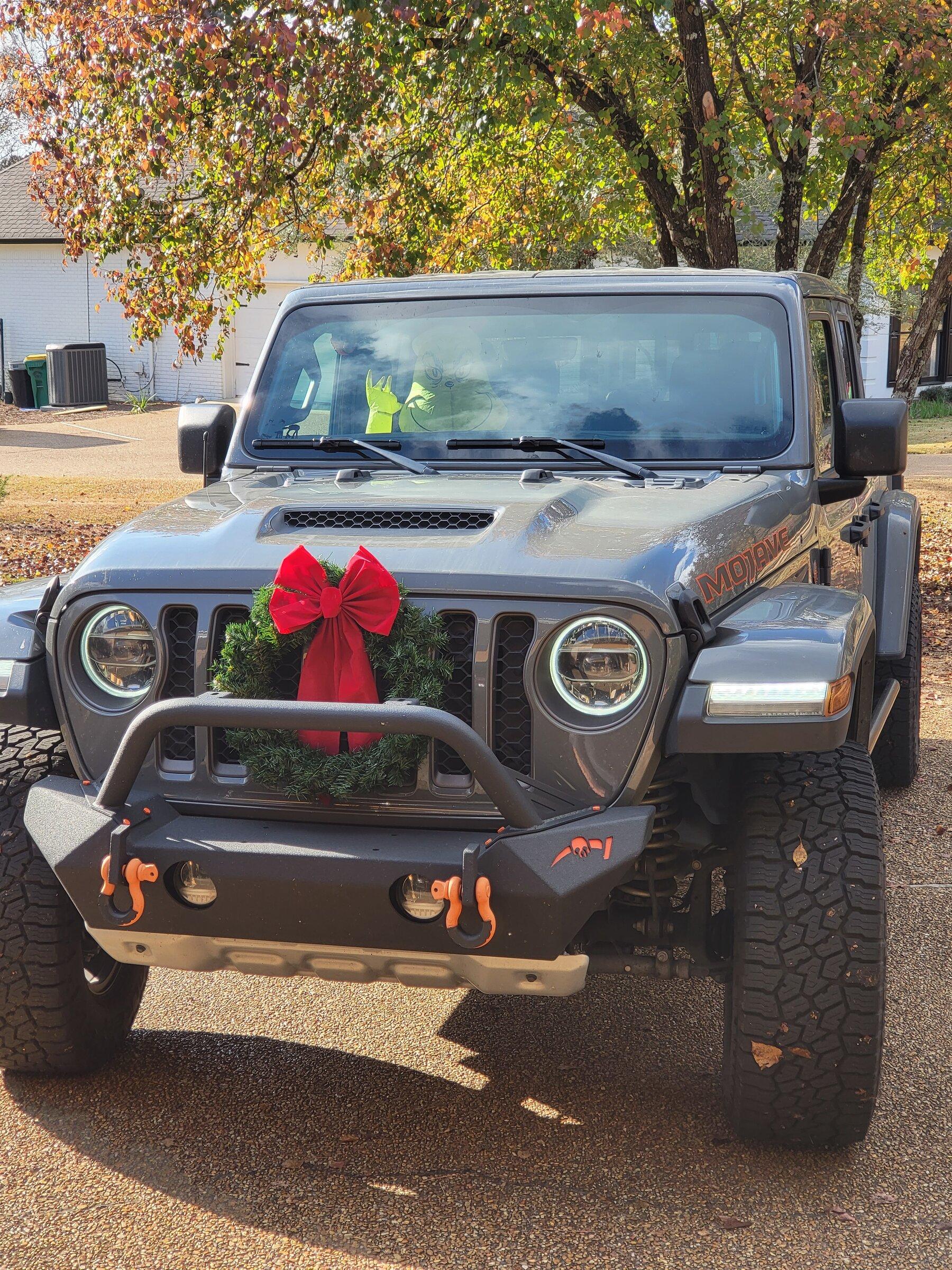 Jeep Gladiator Where's all the Christmas Jeeps? 20211204_142426