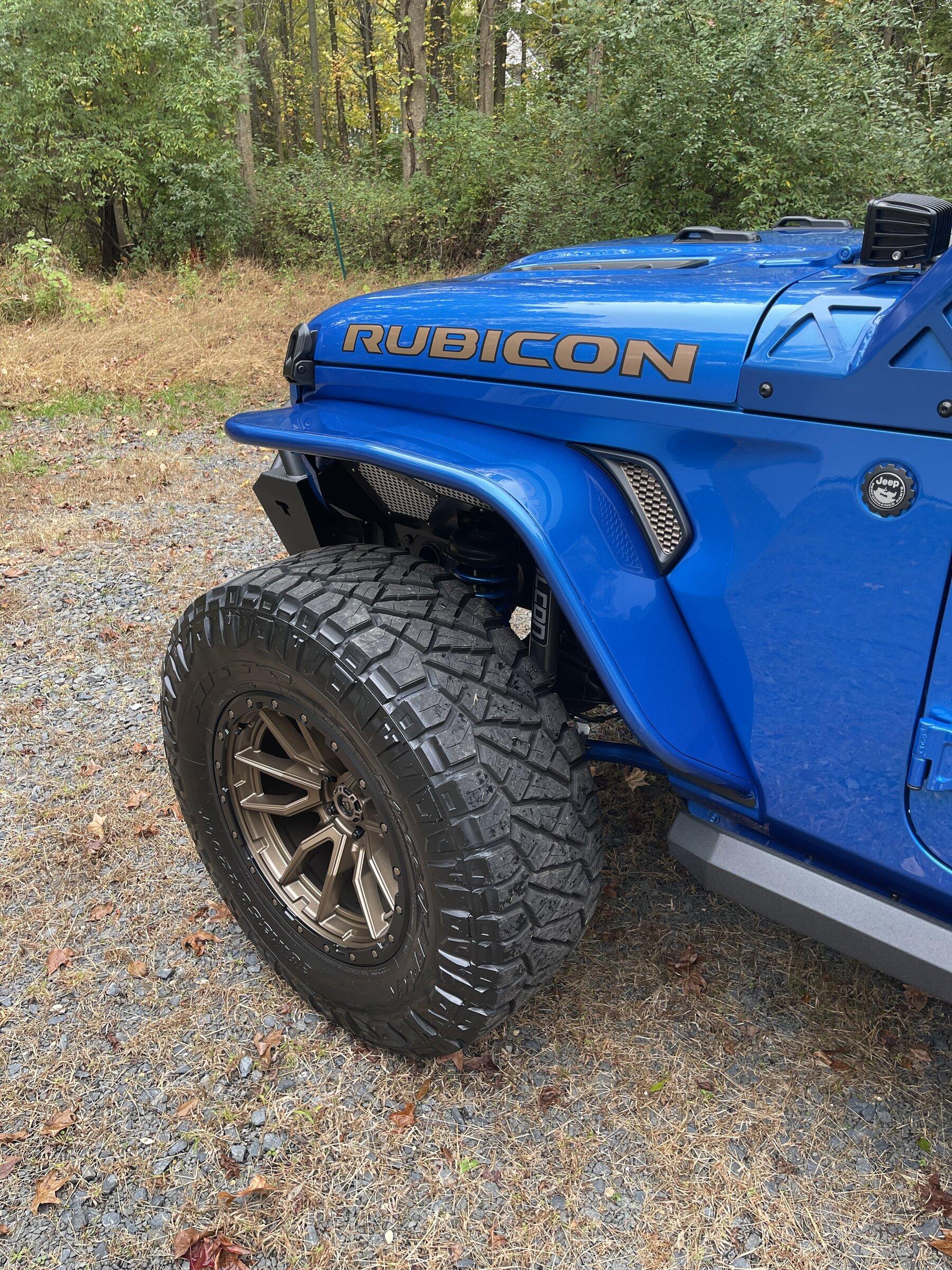 Jeep Gladiator HYDRO BLUE PEARL Gladiator JT Club 9CDD7960-A52D-4E1B-937B-4BE9E03B3053