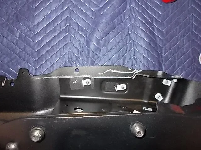 Jeep Gladiator Swapping the Mojave plastic bumper with the Mopar steel bumper DS313