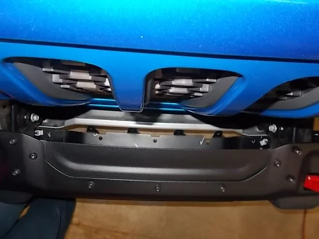 Jeep Gladiator Swapping the Mojave plastic bumper with the Mopar steel bumper DS316