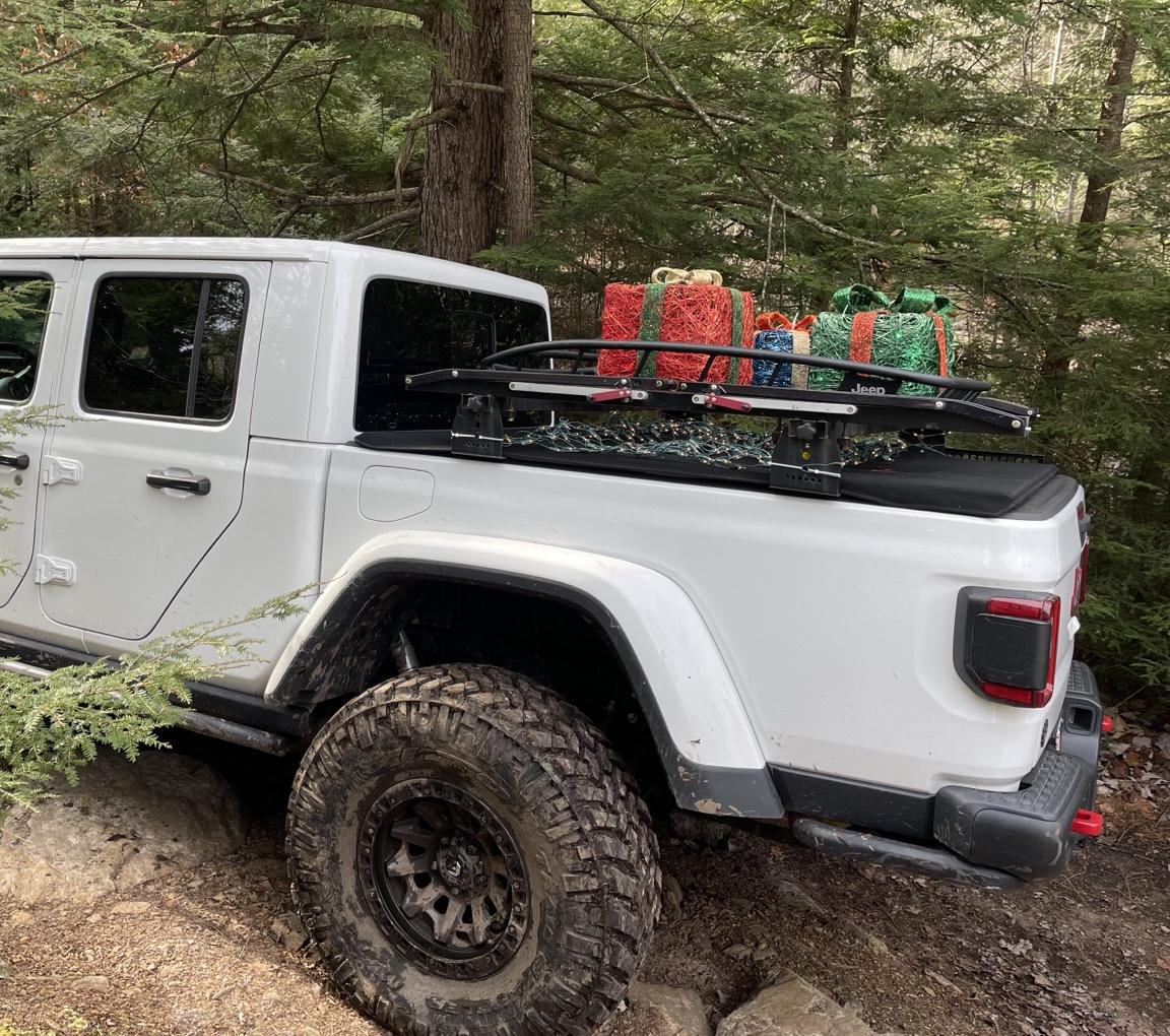 Jeep Gladiator show me your holiday decorations (on your JT lol) 50E31592-4CC9-4C1C-8203-79BAF46925FE