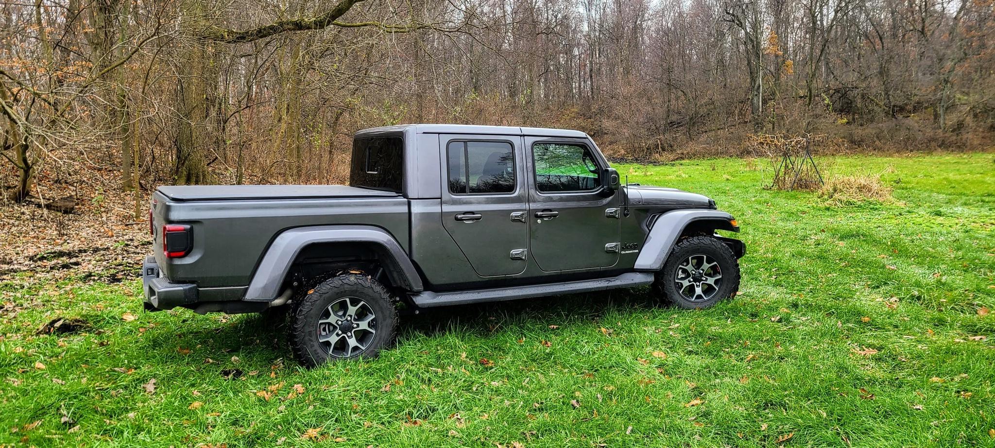 Jeep Gladiator Will all OEM wheels fit on all models? jdsDCPm