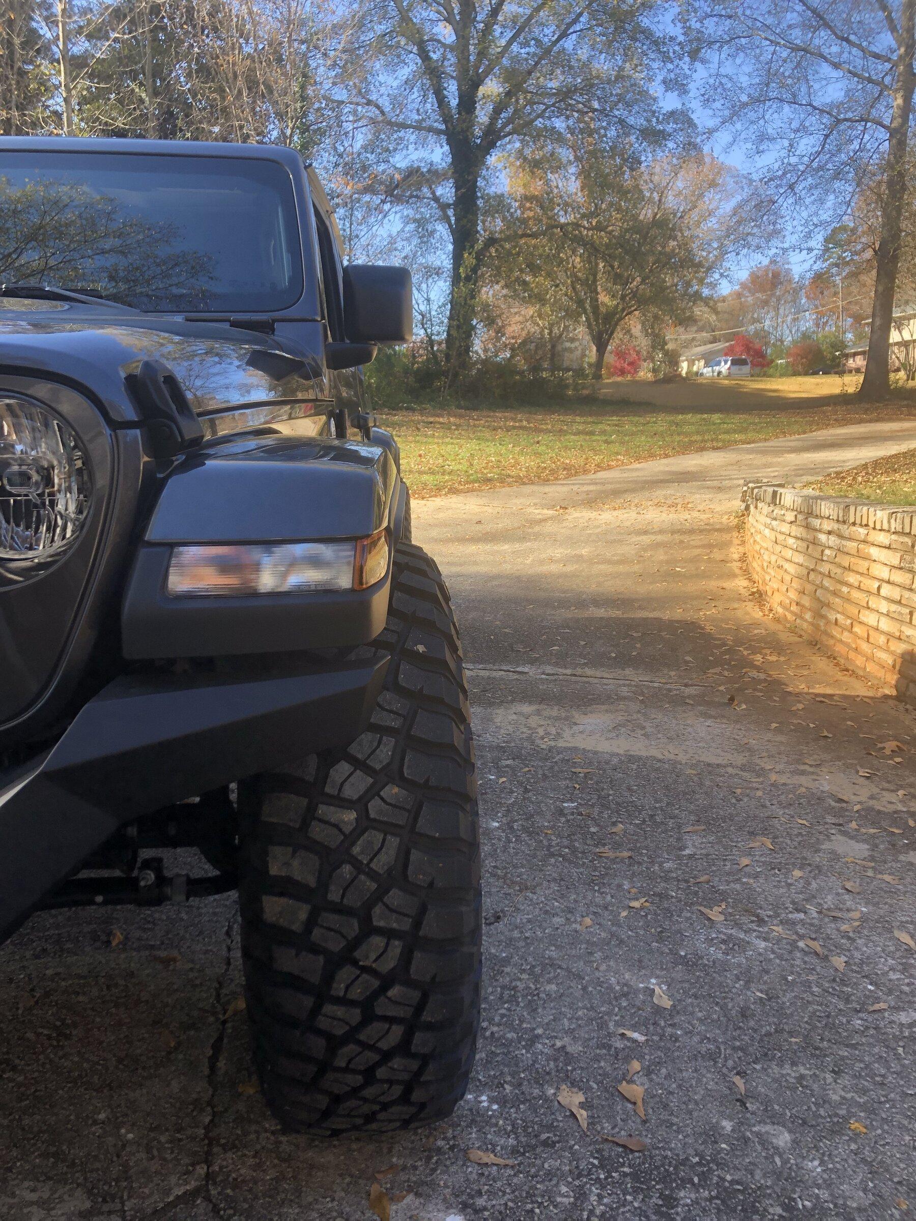 Jeep Gladiator 35s and No Lift Thread IMG_6812