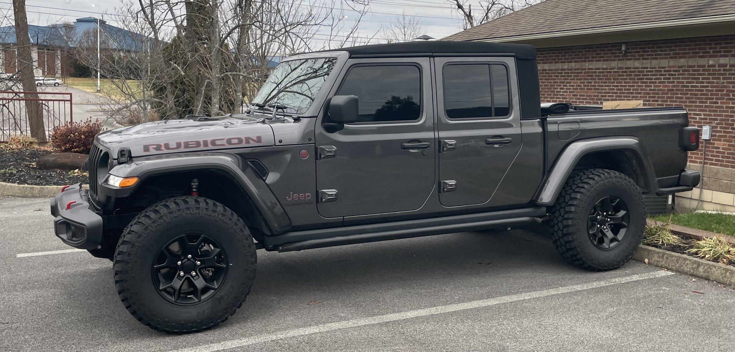 Jeep Gladiator GRANITE CRYSTAL JT Gladiator Club 995C1E6C-E5A6-47B6-B53F-25491BCC0516