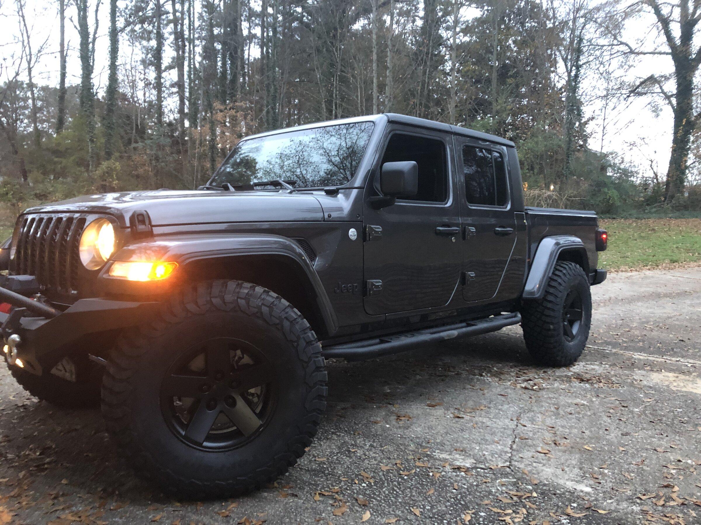 Jeep Gladiator GRANITE CRYSTAL JT Gladiator Club 150A2193-B7C4-4B23-A024-7D236BA36E3E