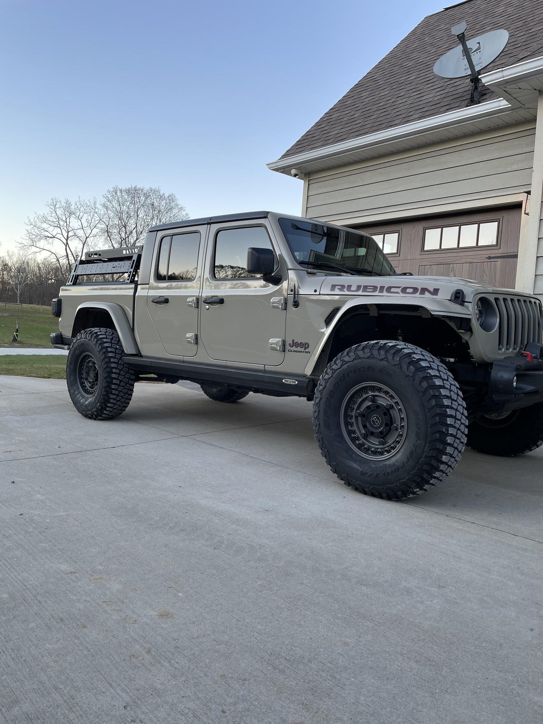 Jeep Gladiator Anyone with the BFG KO2 39x13.5r17? 42028793-12E2-4668-9301-7F03F13B307D