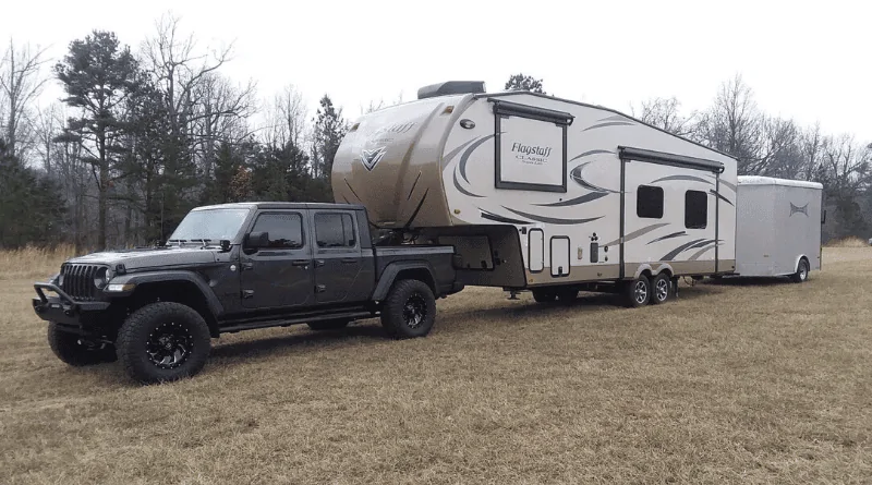Jeep Gladiator Bent Frame - 2021 Gladiator Mojave Towing_Fail