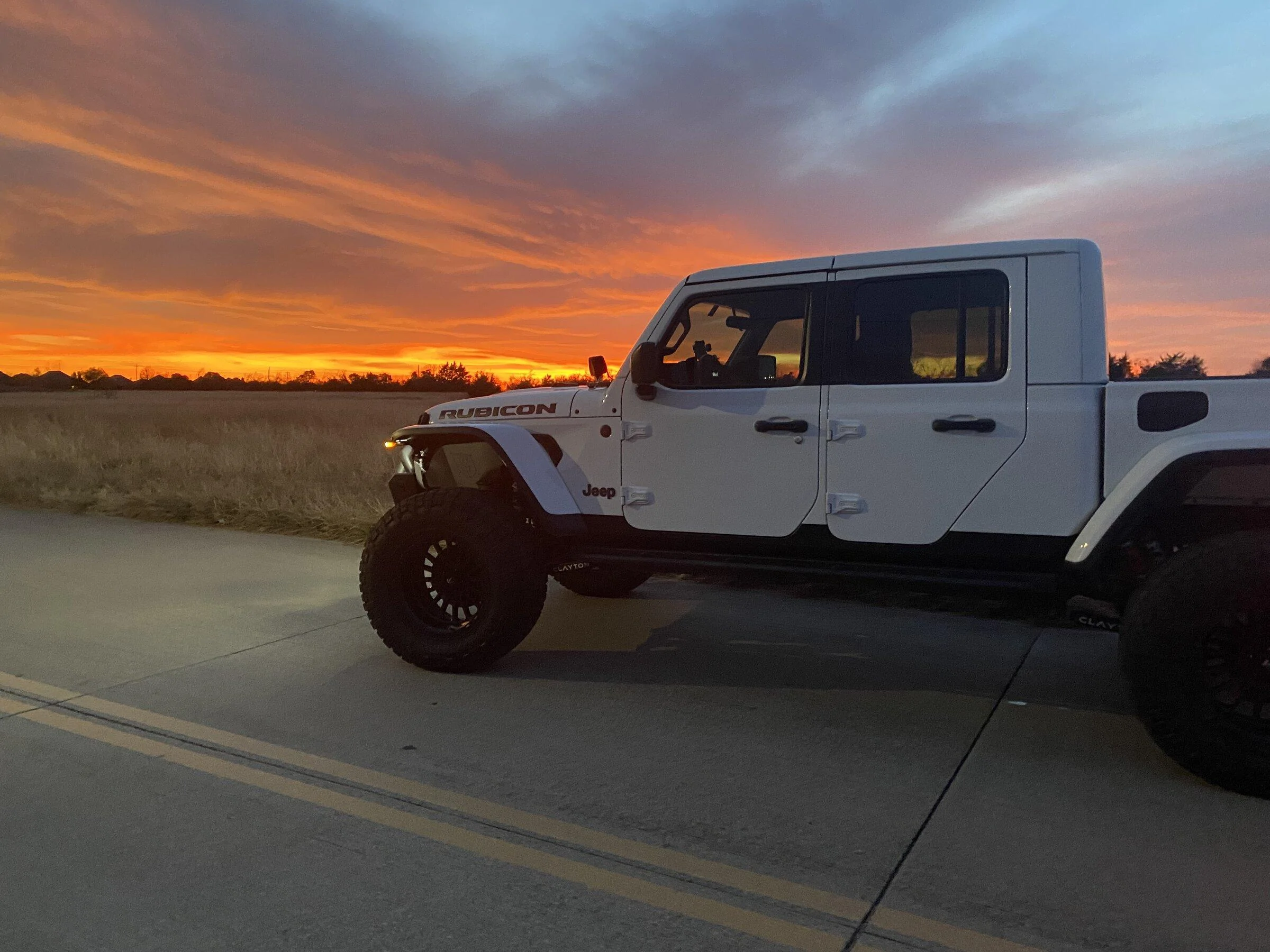 Jeep Gladiator Gladiator Glamour Shots 7CA1F01D-FC8A-4C8D-AD28-B4DF7A568605