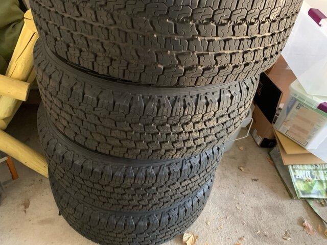 Jeep Gladiator Stock tires and wheels off 2021 gladatior sport. image0(5)