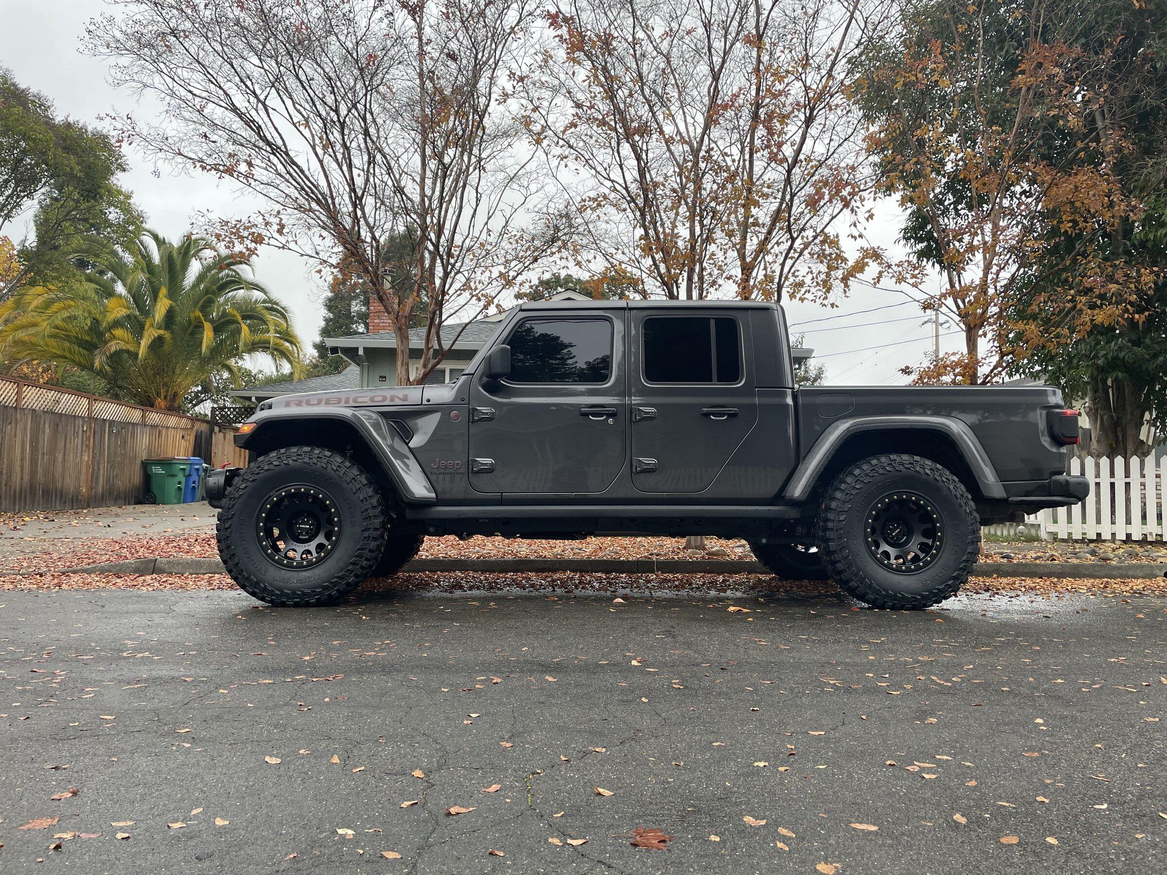 Jeep Gladiator GRANITE CRYSTAL JT Gladiator Club 33C005B0-D8D0-40A1-839F-5BEDDD8945E3