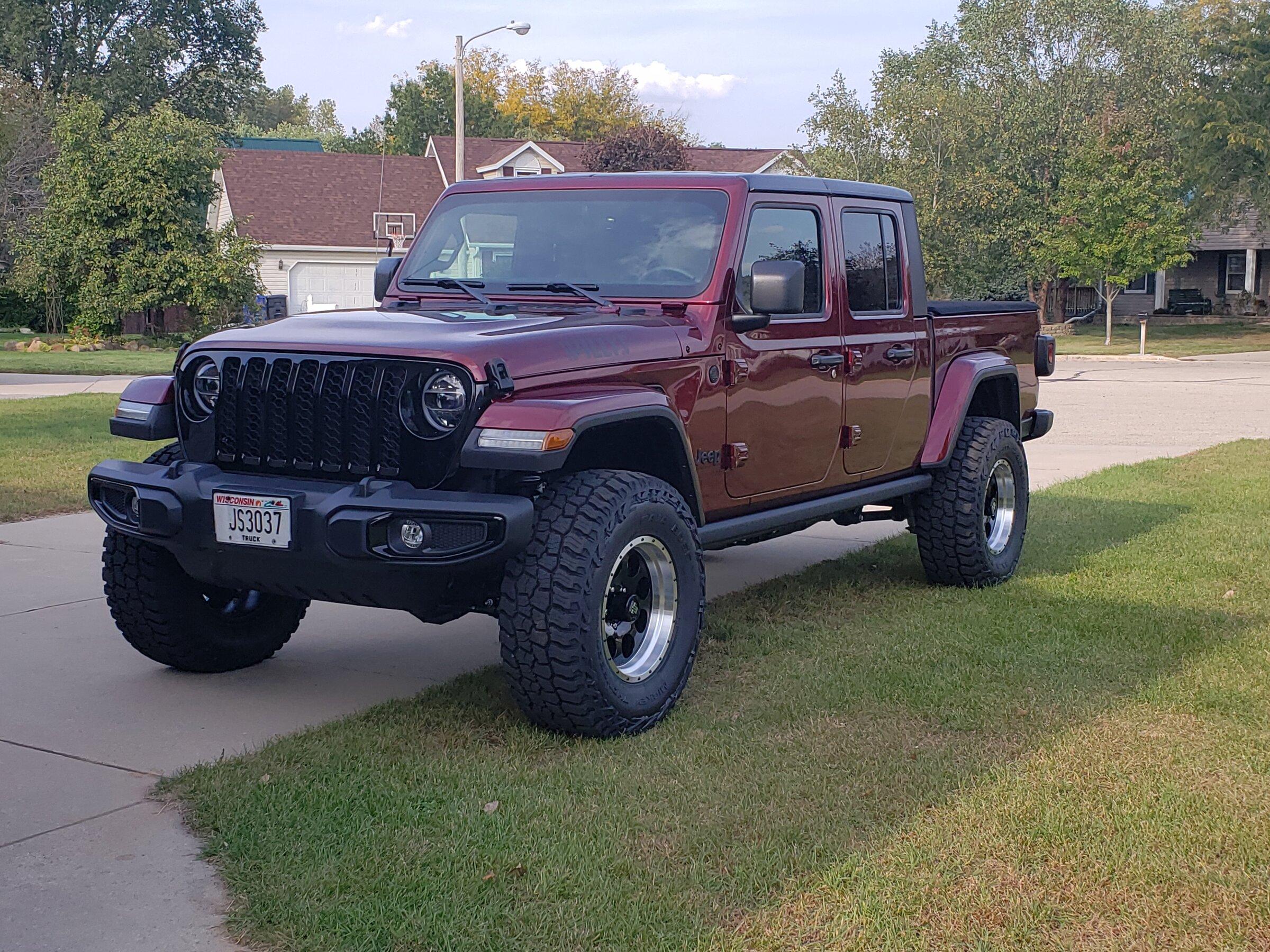 Jeep Gladiator Lets see all those Gladiators with lifts and bigger tires! 20211001_160147