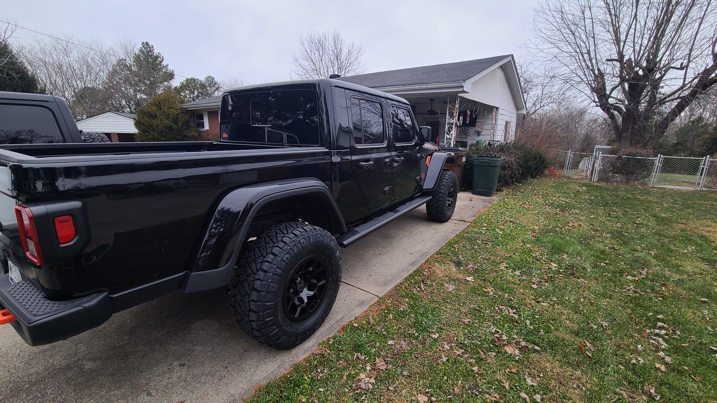 Jeep Gladiator Lets see all those Gladiators with lifts and bigger tires! 20211207_164101