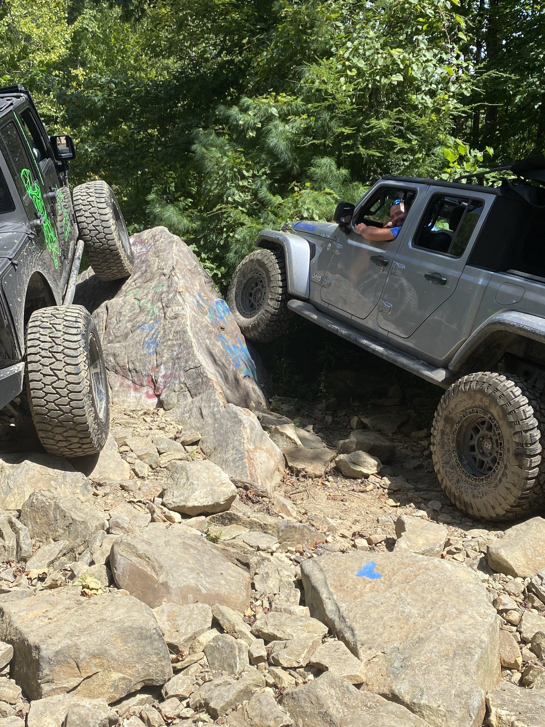 Jeep Gladiator SHOW ME 37S 2 INCH MOPAR LIFT ON A NON RUBICON 0D301C8E-0F00-4C8A-A9E3-F58162DDE1DB