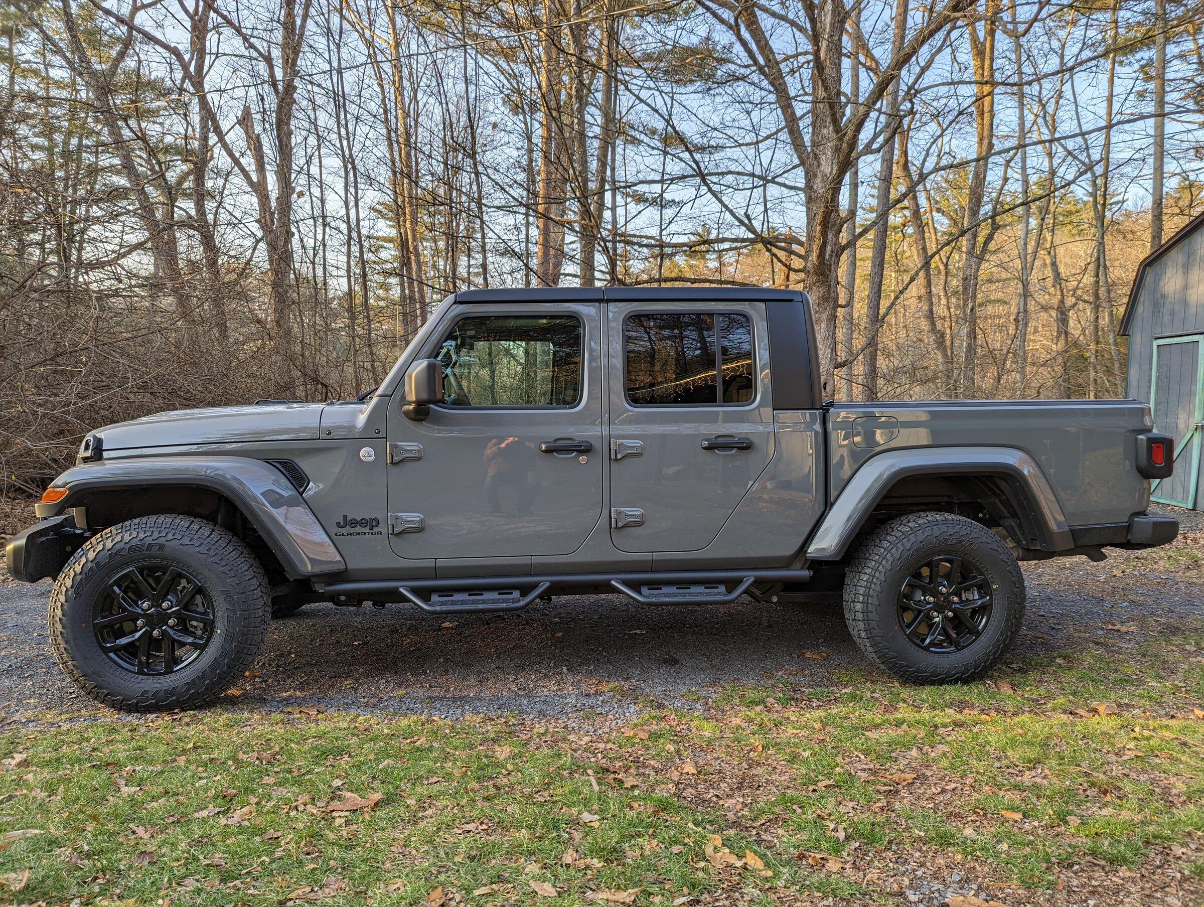Jeep Gladiator Pic request - 255/80R17 PXL_20211210_203656623