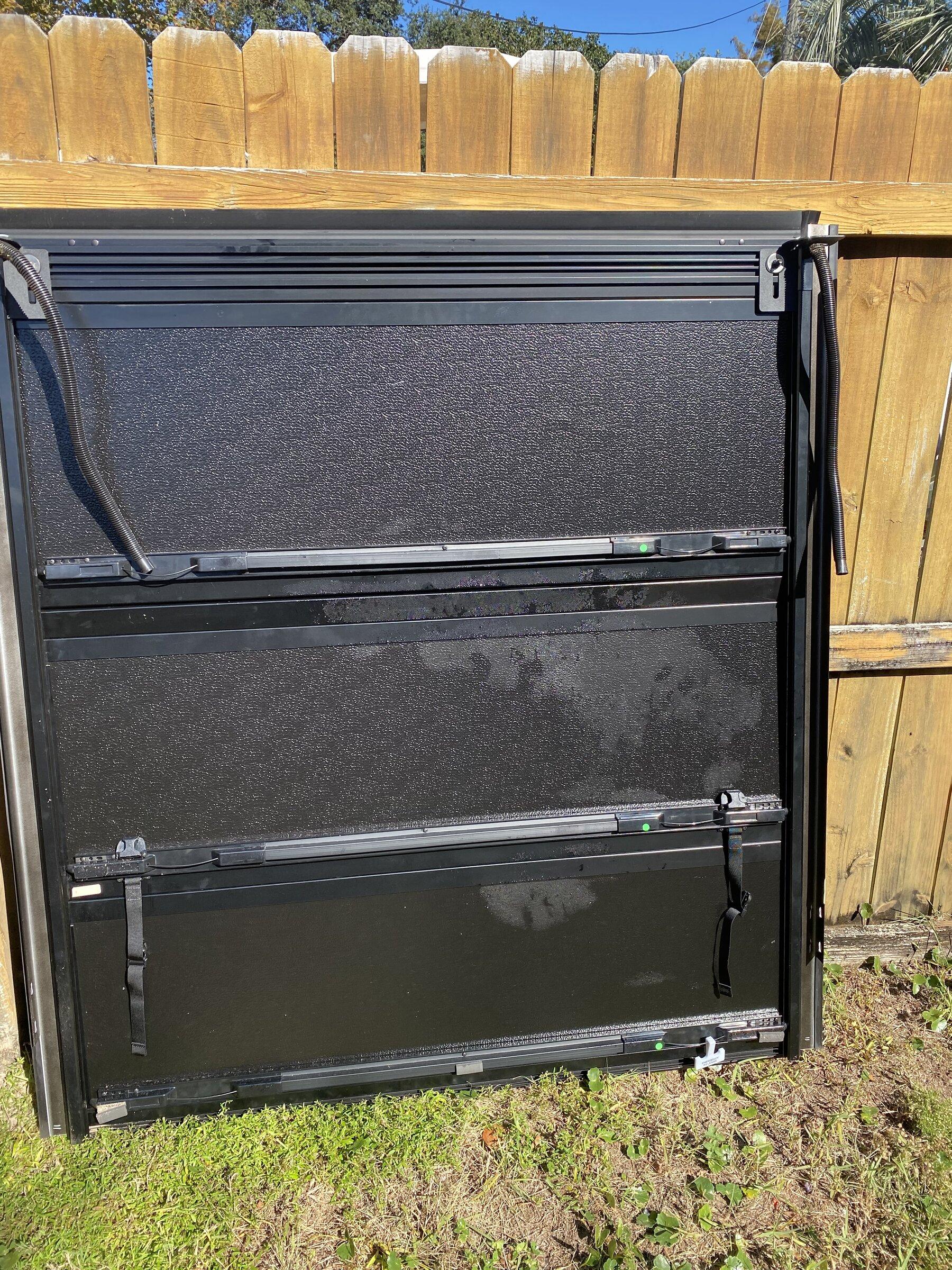 Jeep Gladiator Mopar tri-fold Tonneau cover - Sold IMG_5661