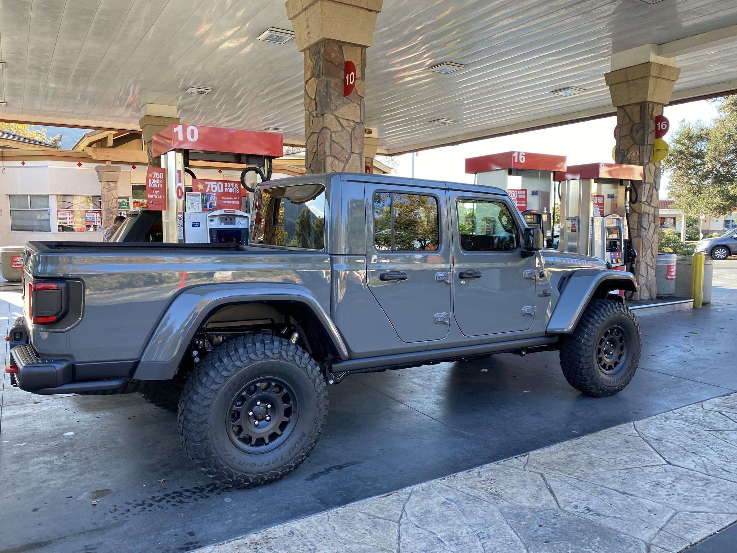 Jeep Gladiator AEV JT370 picked up today D1A3A515-E524-4C1E-A892-D2D05778800A