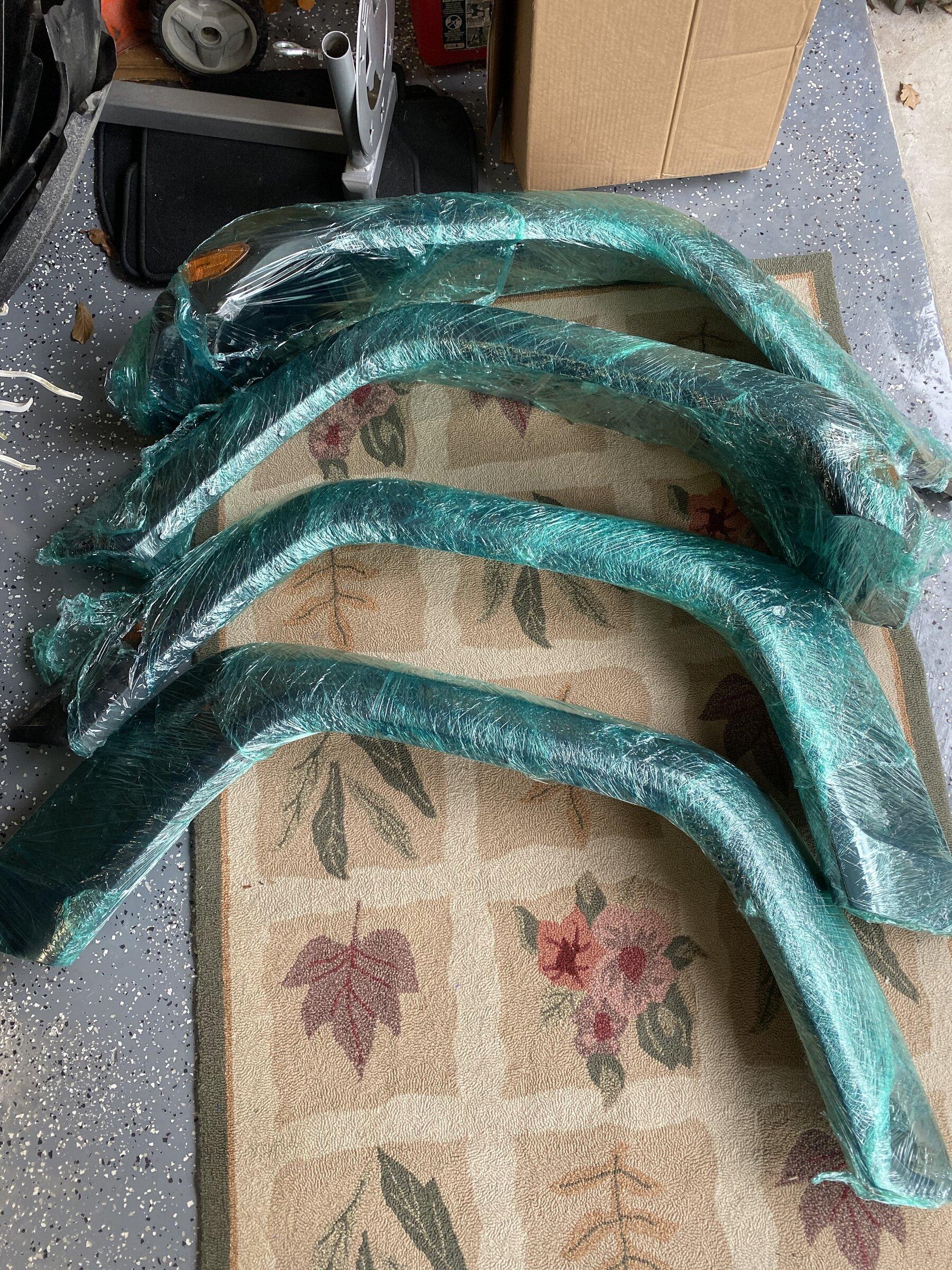 Jeep Gladiator Sarge Green Sport Fenders with LED IMG_3972