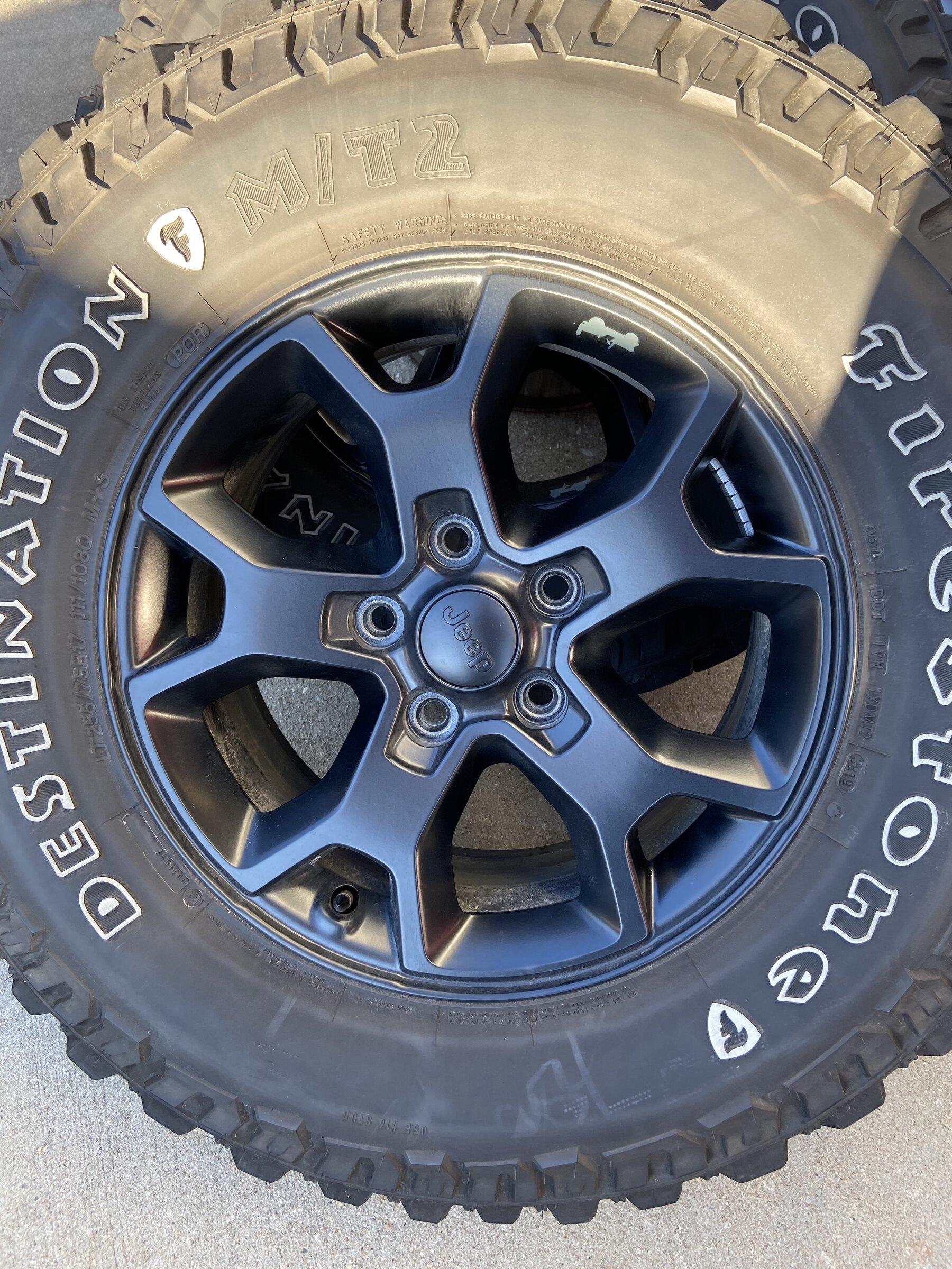 Jeep Gladiator Willys wheels and tires 8DF2C712-D63B-4BE3-934D-199DE93D68A8