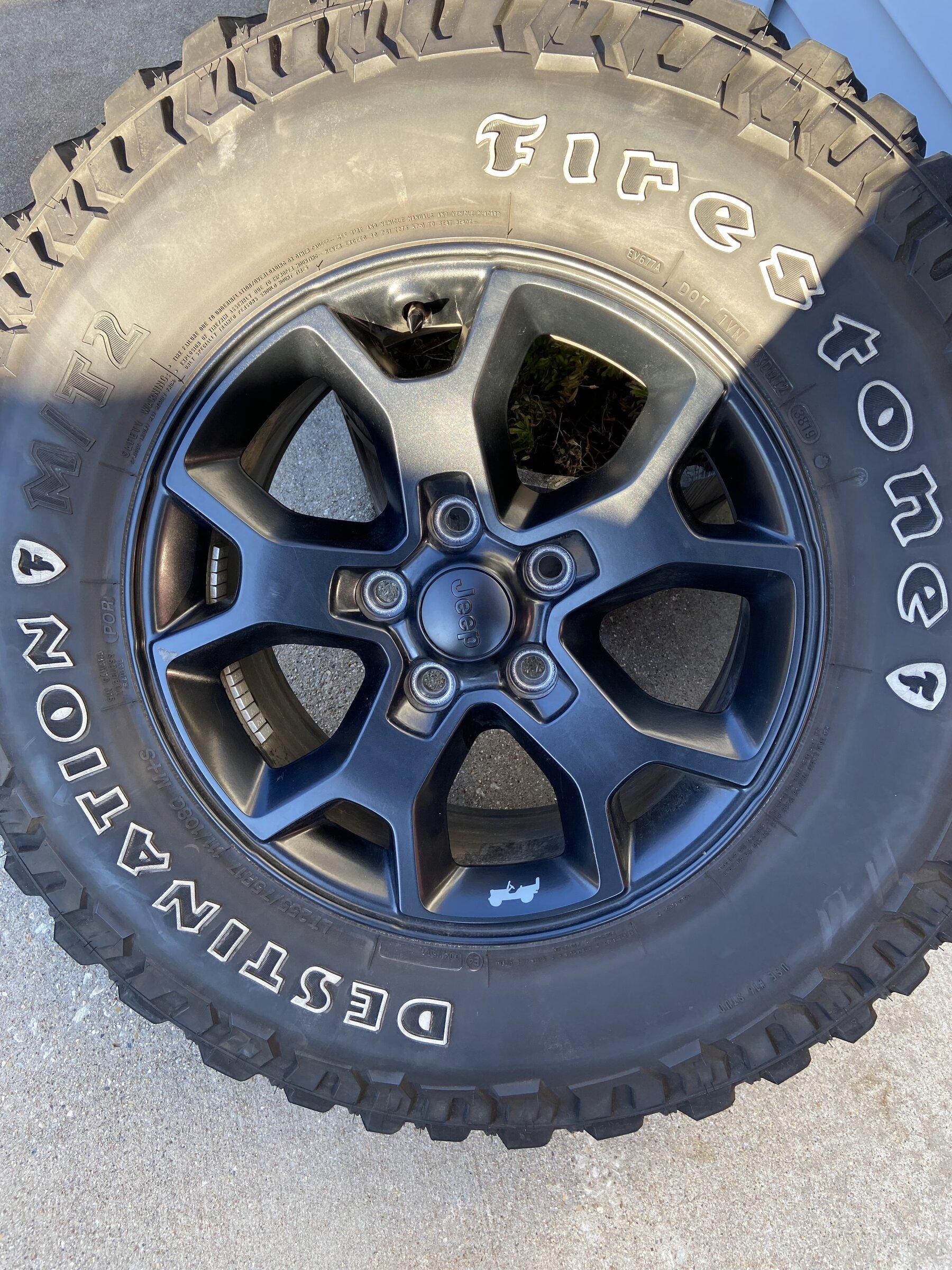 Jeep Gladiator Willys wheels and tires 346263A6-C58A-453E-86CE-75E0332F62C6