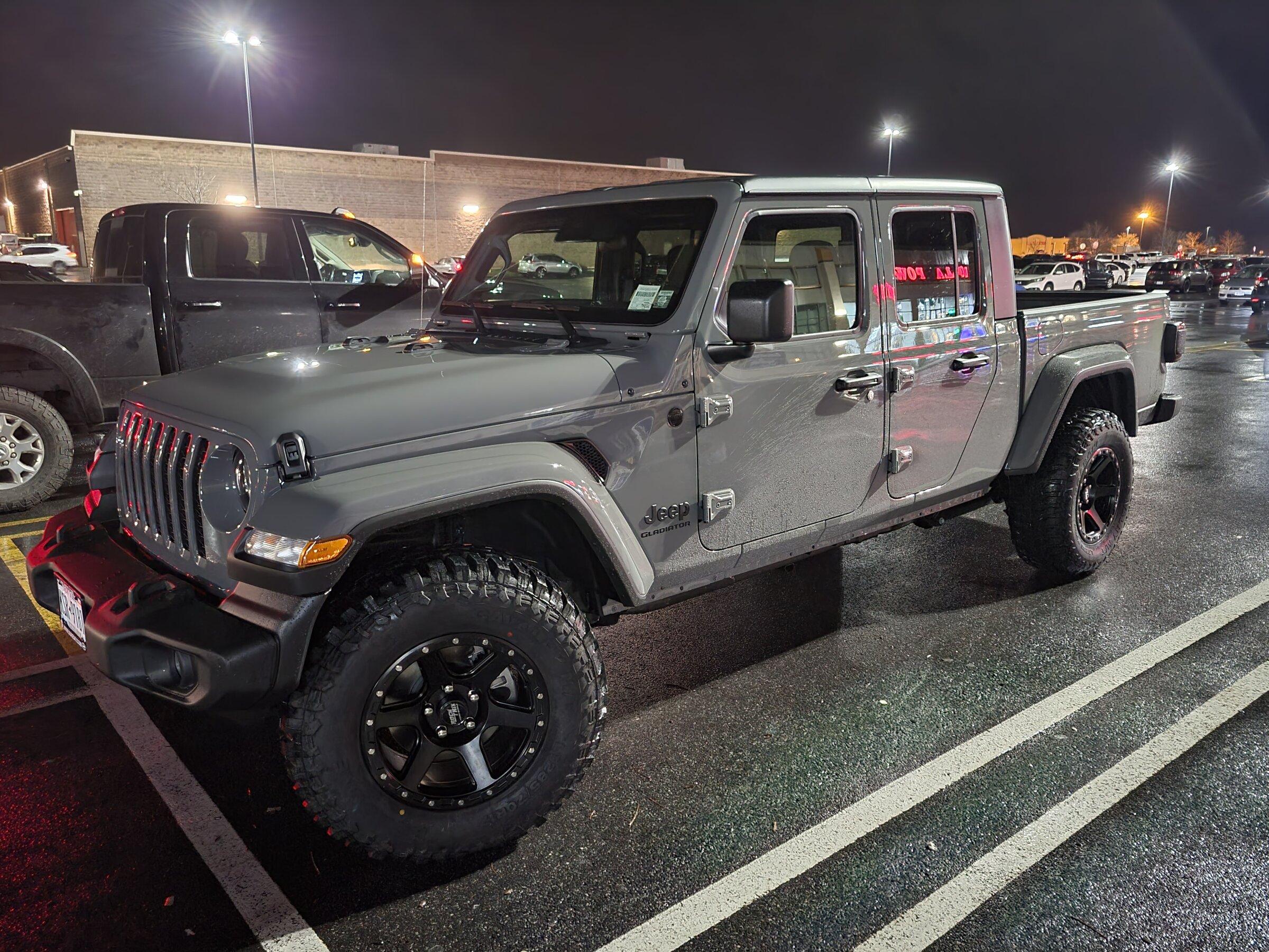 Jeep Gladiator MY22 Only - Anyone moved to D1? 20211211_190230