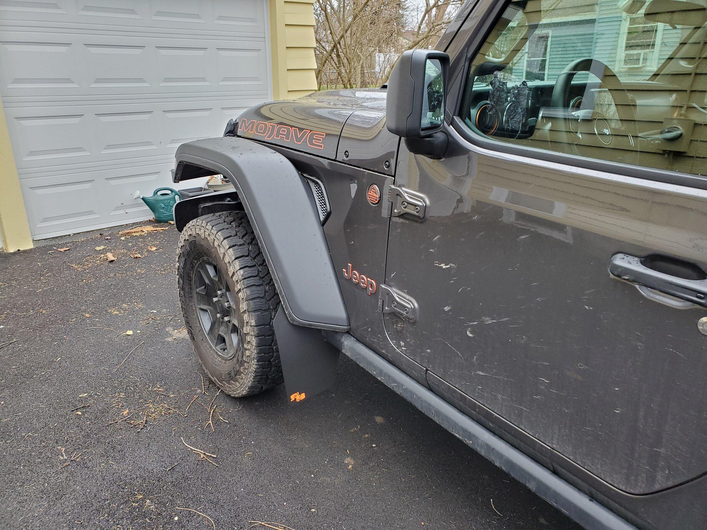 Jeep Gladiator Mojave Splash Guards ??? 20211211_142251