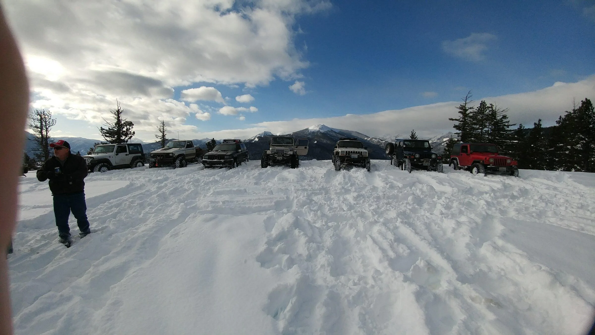 Jeep Gladiator Jeeps Parking Next To Jeeps 20161217_114229