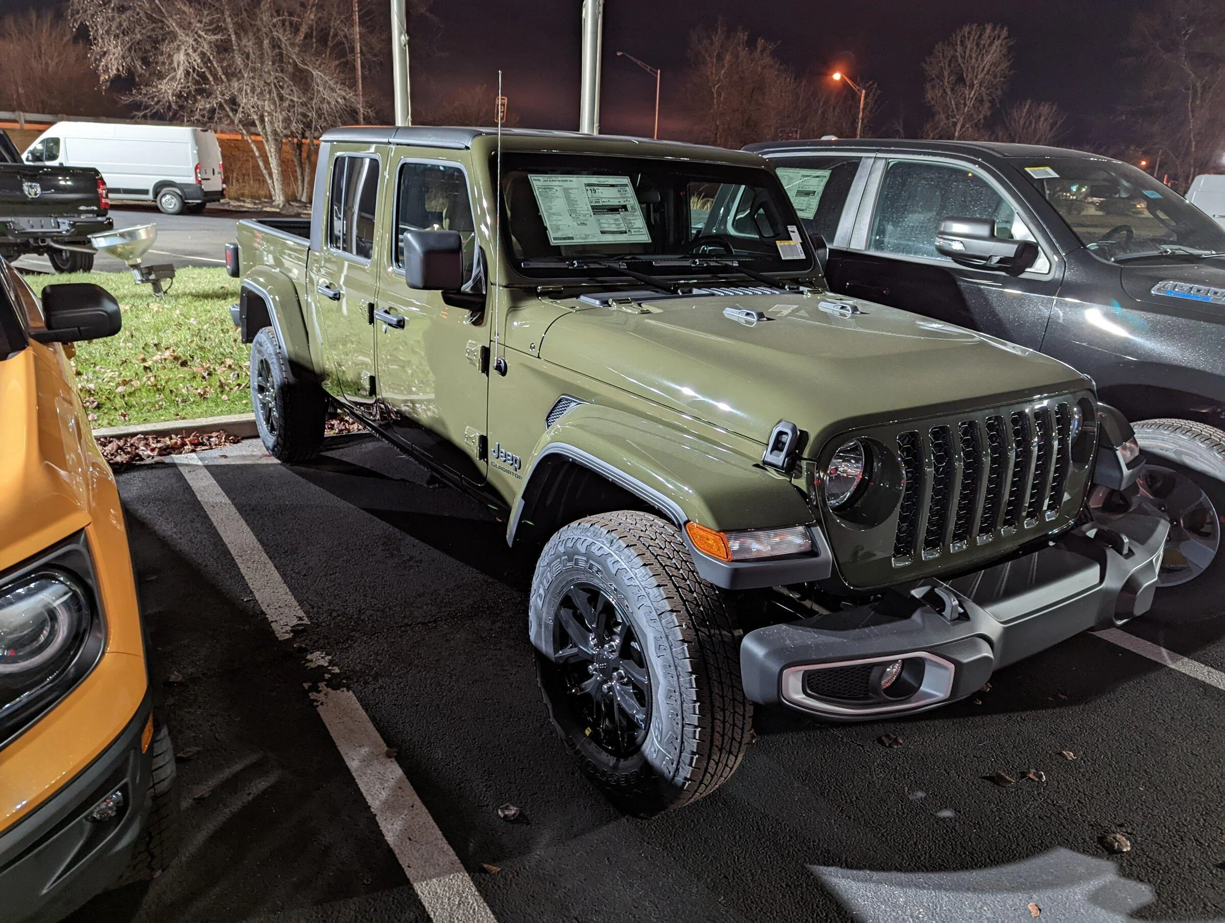 Jeep Gladiator 22 Sport S 3 Week Build Time PXL_20211210_015812968