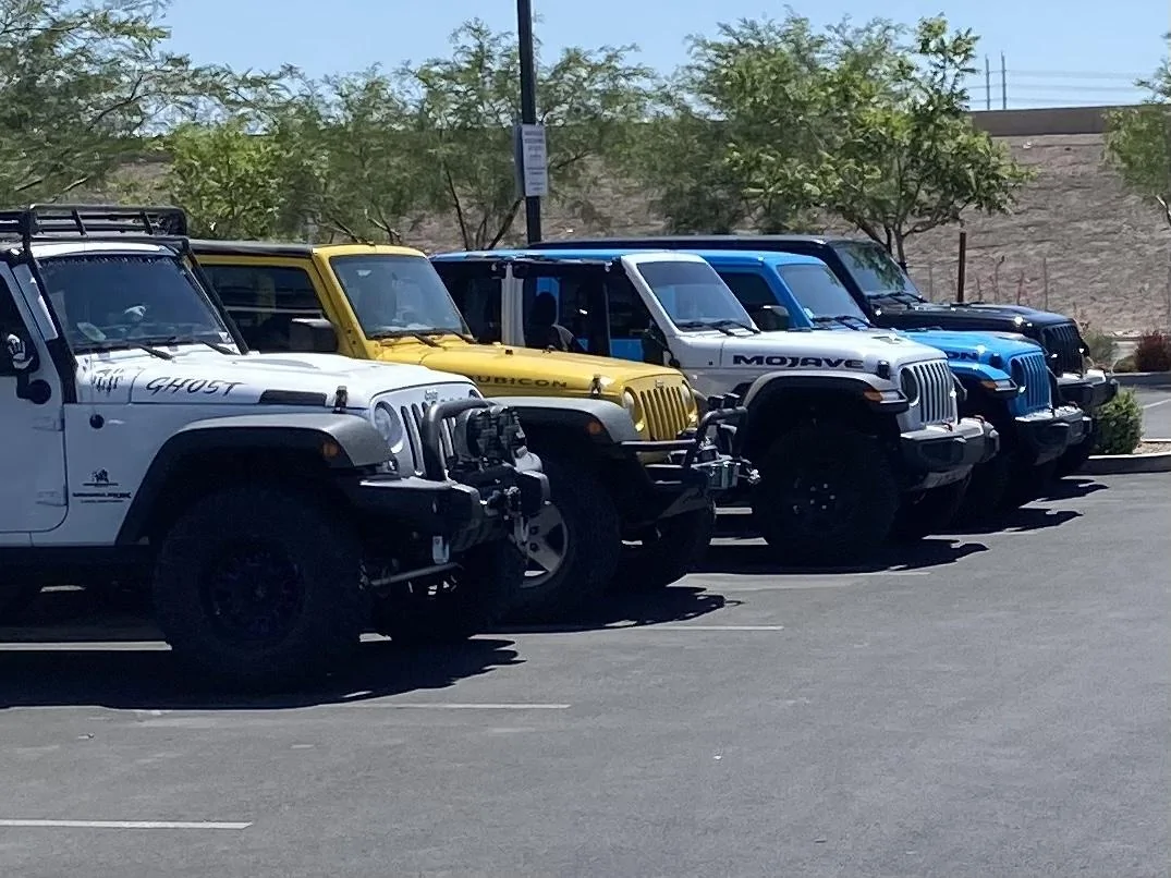 Jeep Gladiator Jeeps Parking Next To Jeeps 4DC38665-7B7F-4CB4-834B-B49CED9031FF