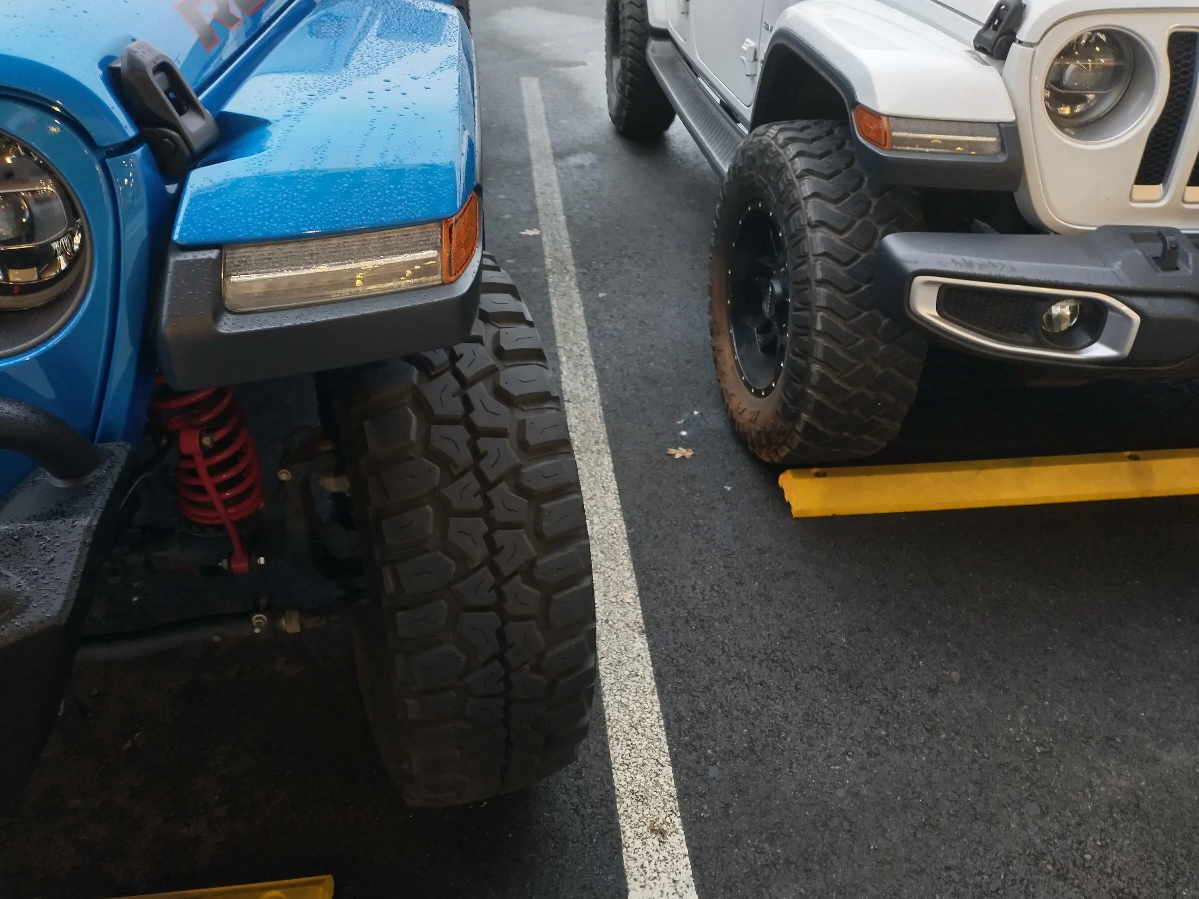 Jeep Gladiator Jeeps Parking Next To Jeeps IMG_20211208_074732611_HDR