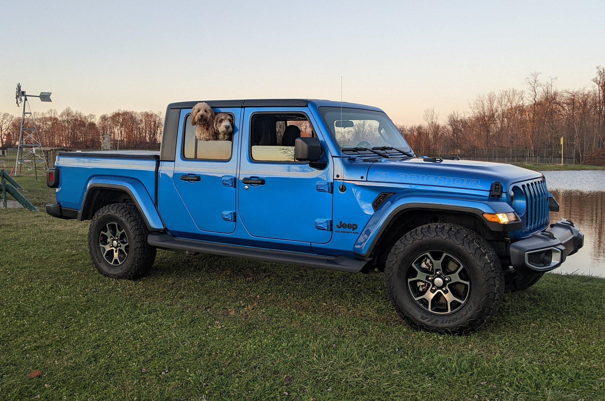Jeep Gladiator HYDRO BLUE PEARL Gladiator JT Club PXL_20211212_214615994.MP