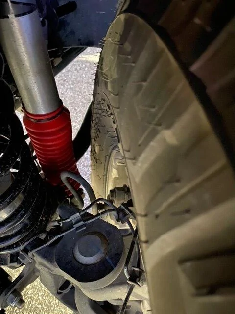 Jeep Gladiator JKS 3" Suspension - 35" Tire Rubbing image1