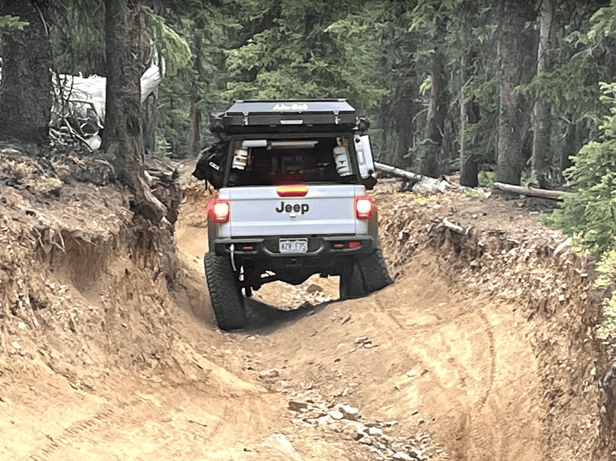 Jeep Gladiator Rivian out in the wild. AND suffers a blow out... 1639509693765