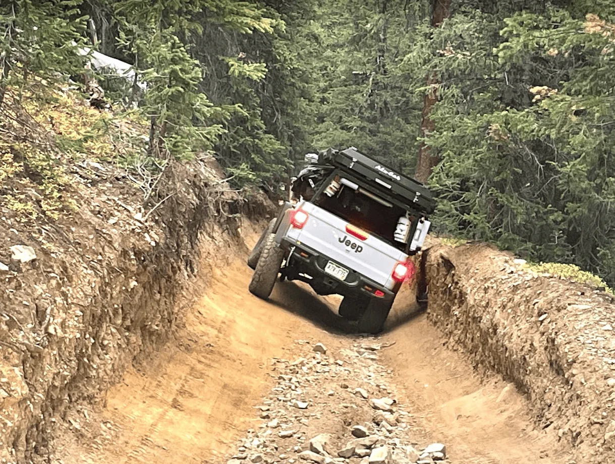 Jeep Gladiator Rivian out in the wild. AND suffers a blow out... 1639509836881