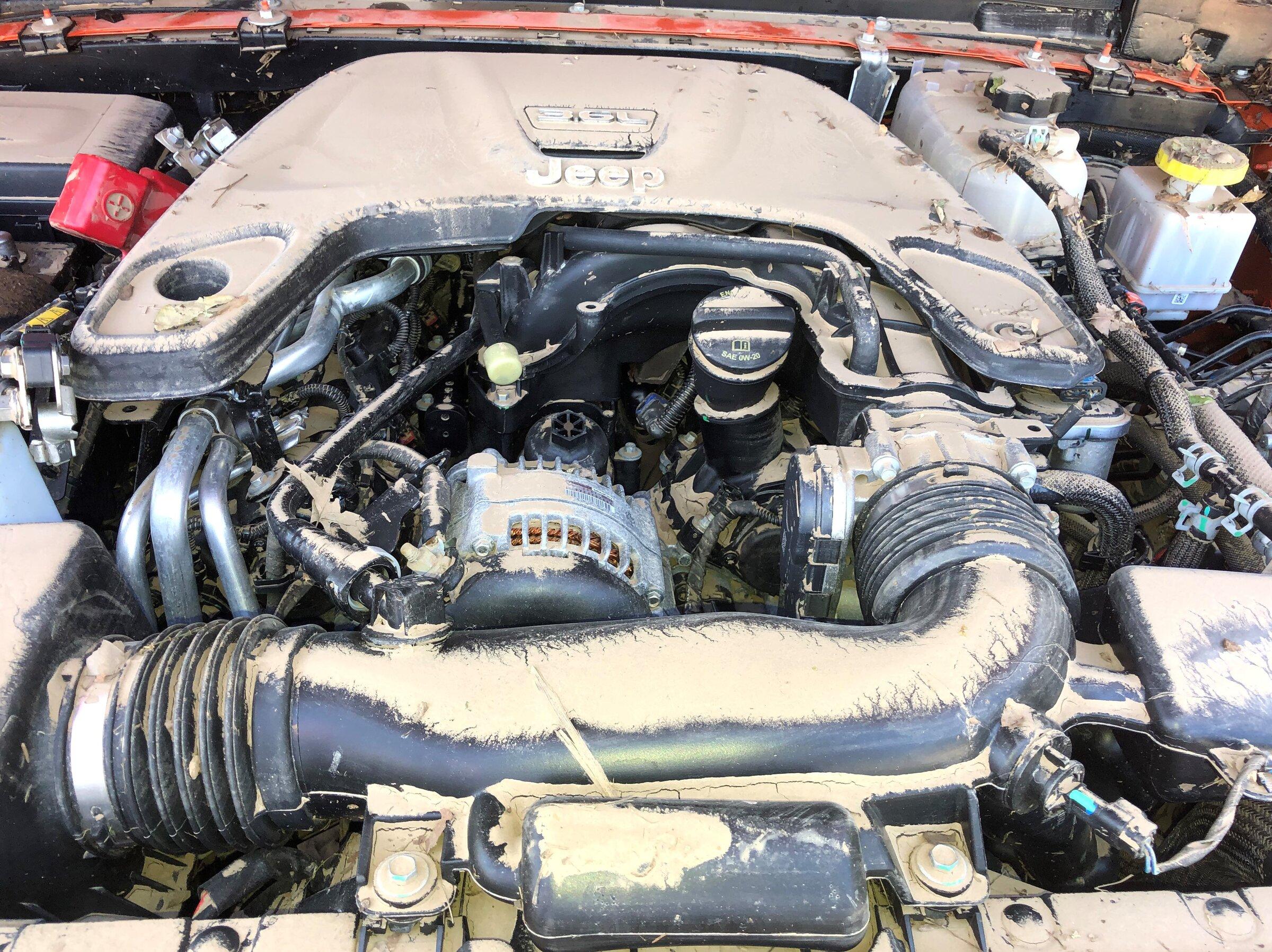 Jeep Gladiator Water leak above passenger door IM.JPG