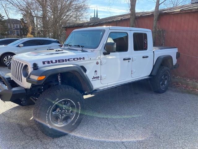 Jeep Gladiator Gladiators on Mopar 2" Lift Kit JT 1