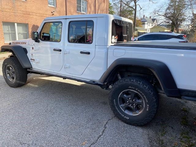 Jeep Gladiator Gladiators on Mopar 2" Lift Kit JT 2