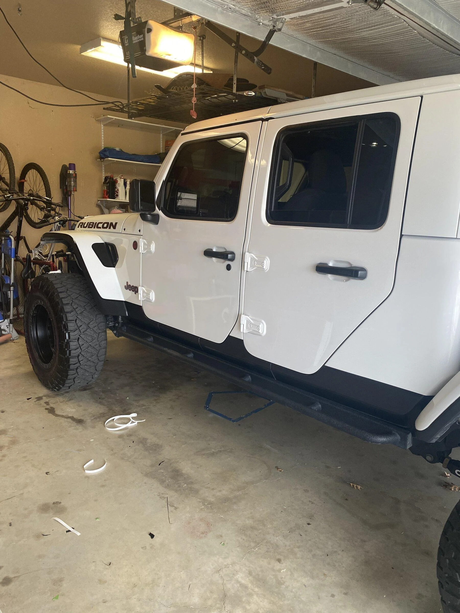 Jeep Gladiator BRIGHT WHITE Gladiator JT Club 6EF52BAA-5711-4FEE-A599-3FD0E4A0A354
