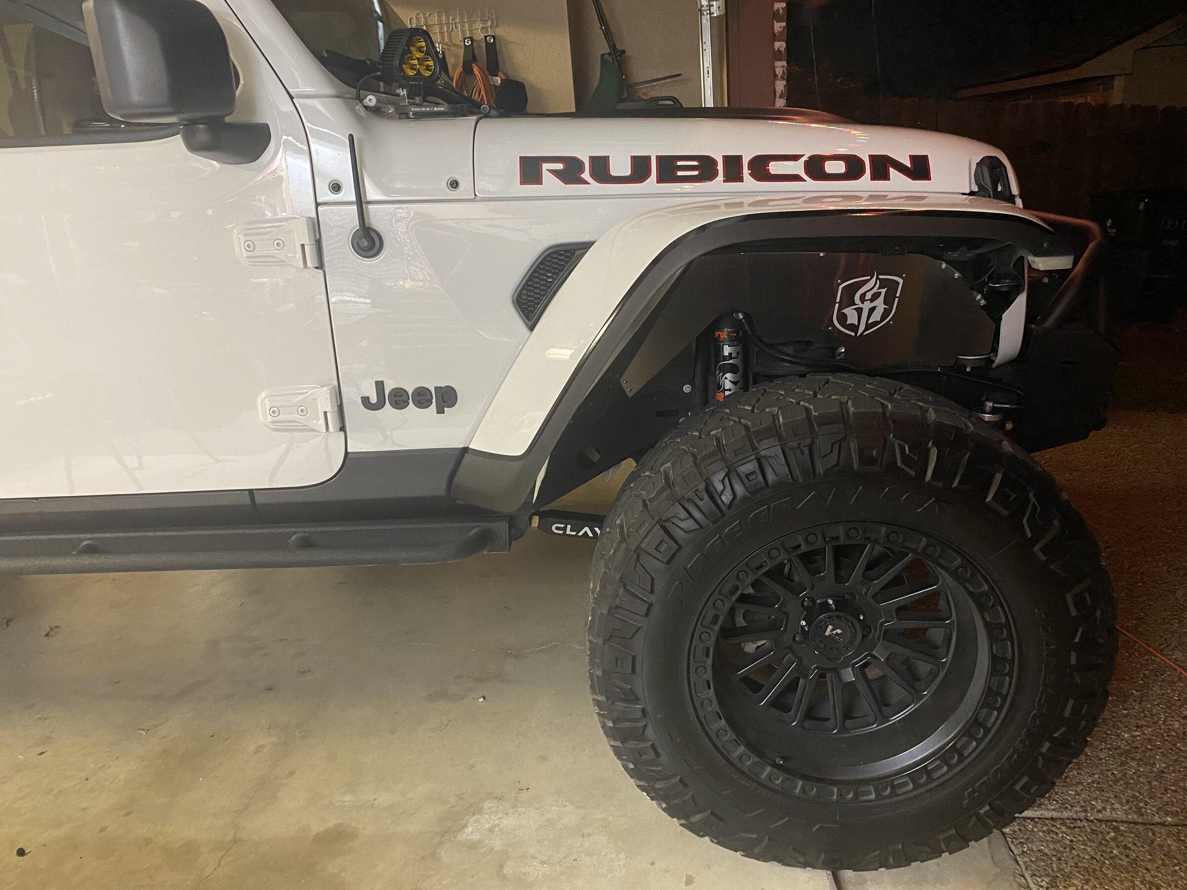Jeep Gladiator BRIGHT WHITE Gladiator JT Club 6B885A89-8E57-47E6-81BF-AC6E3C4DCC25