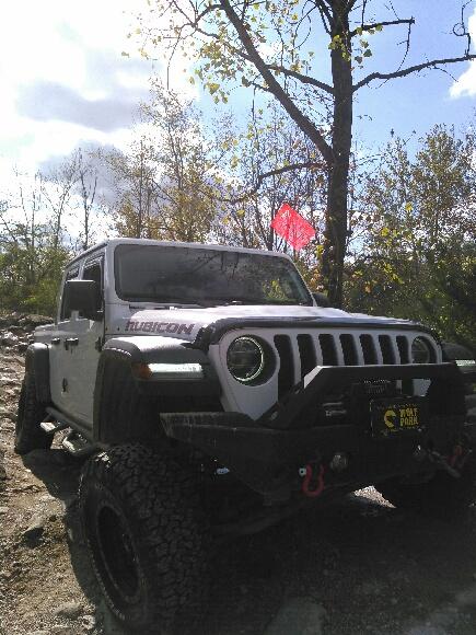 Jeep Gladiator Gladiators on Mopar 2" Lift Kit KIMG01381
