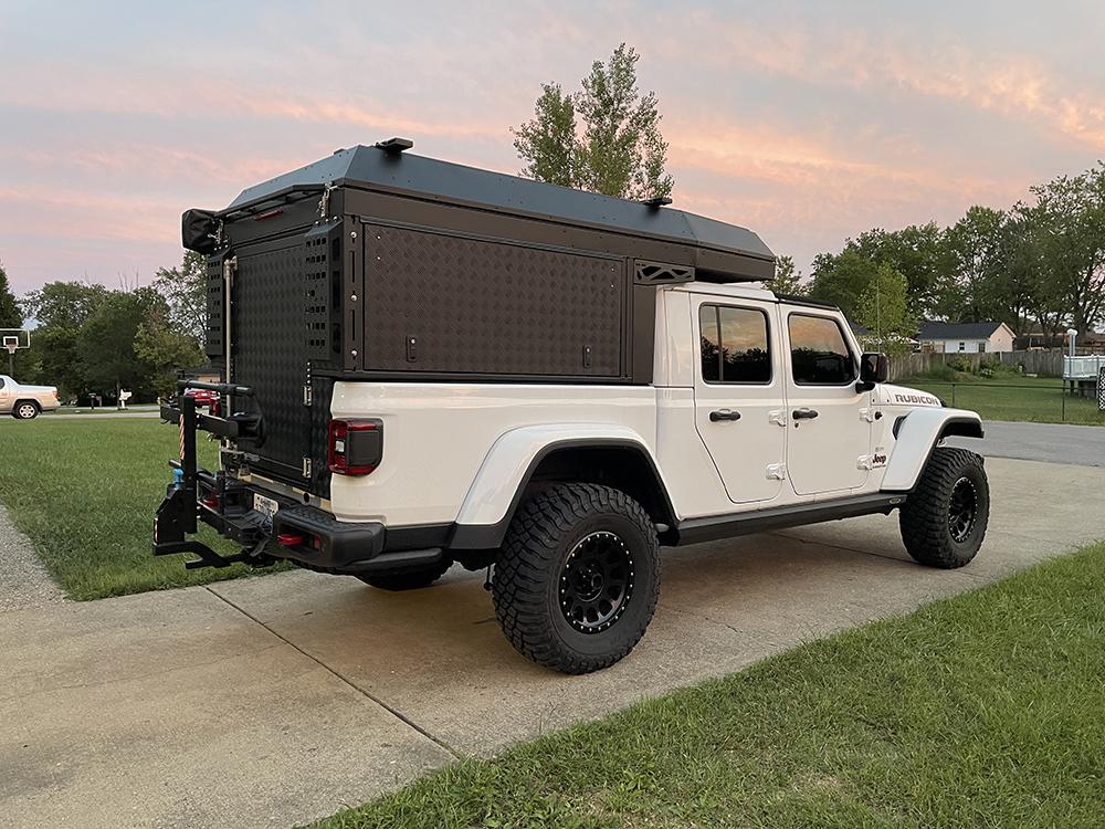 Jeep Gladiator Alu-Cab Canopy Camper Roll Call IMG_7585.JPG