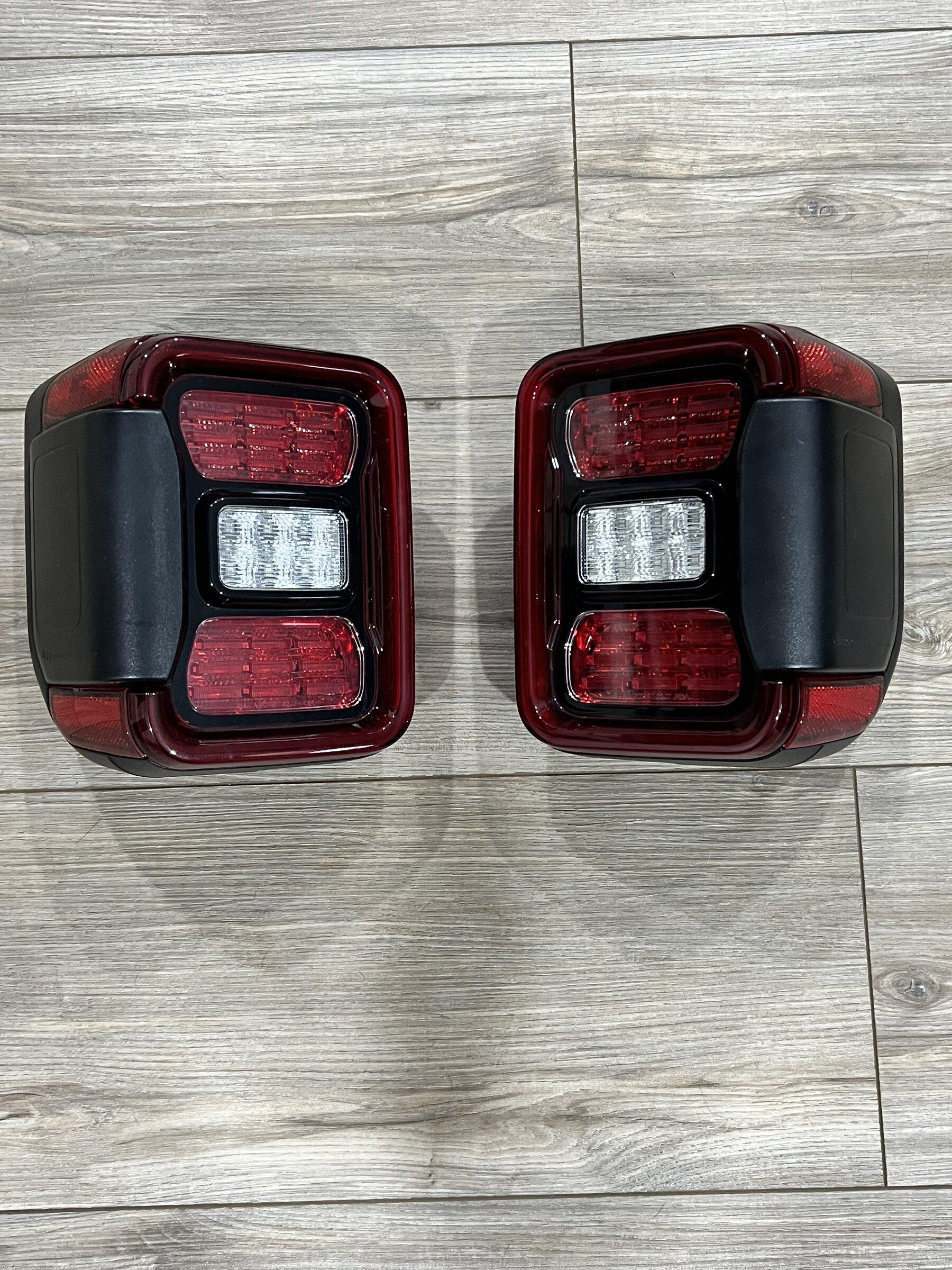 Jeep Gladiator OEM LED Taillights tempImage31idru
