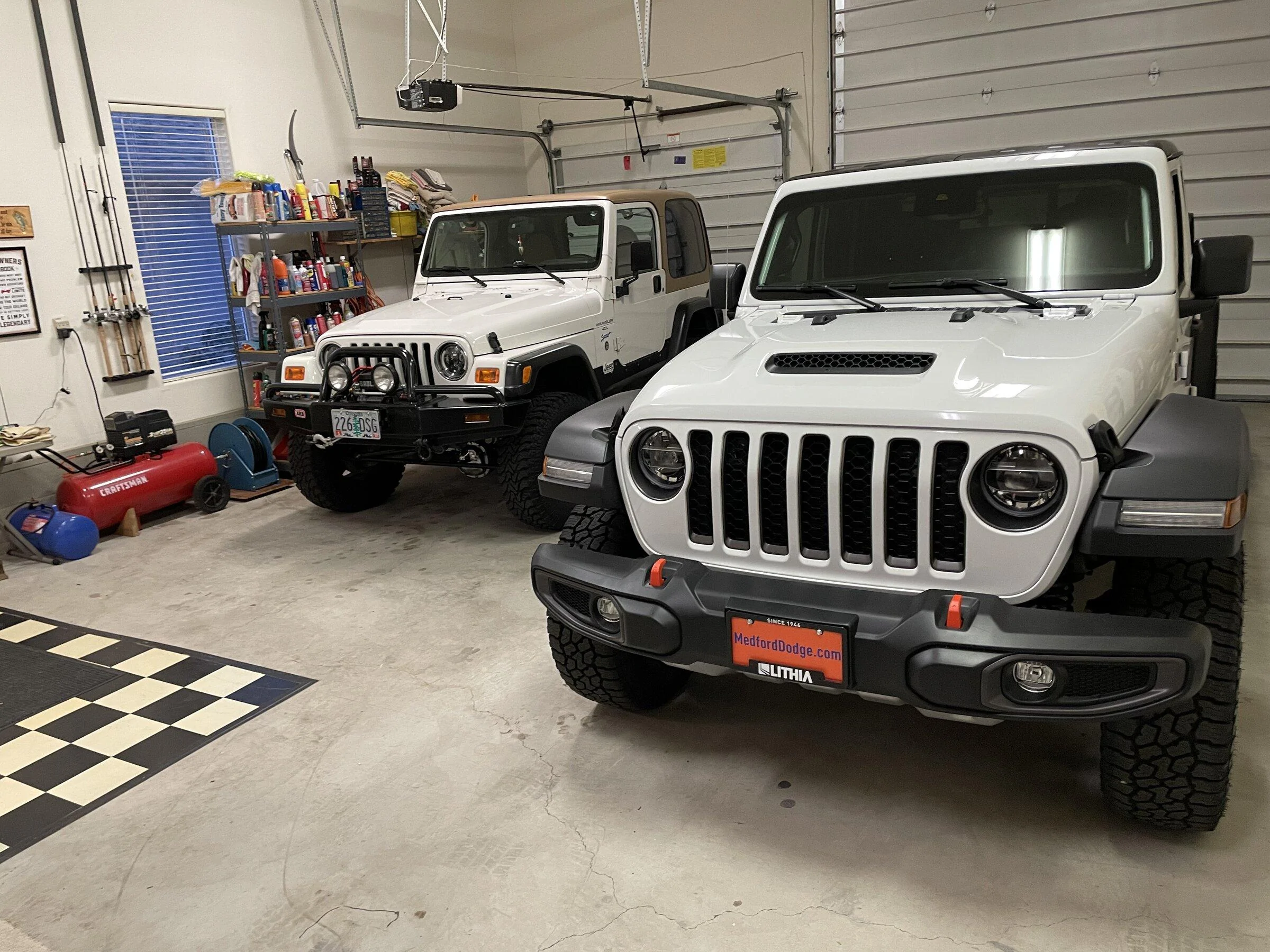 Jeep Gladiator New Gladiator 800CE359-A7B5-4741-A259-6685E7870BFB