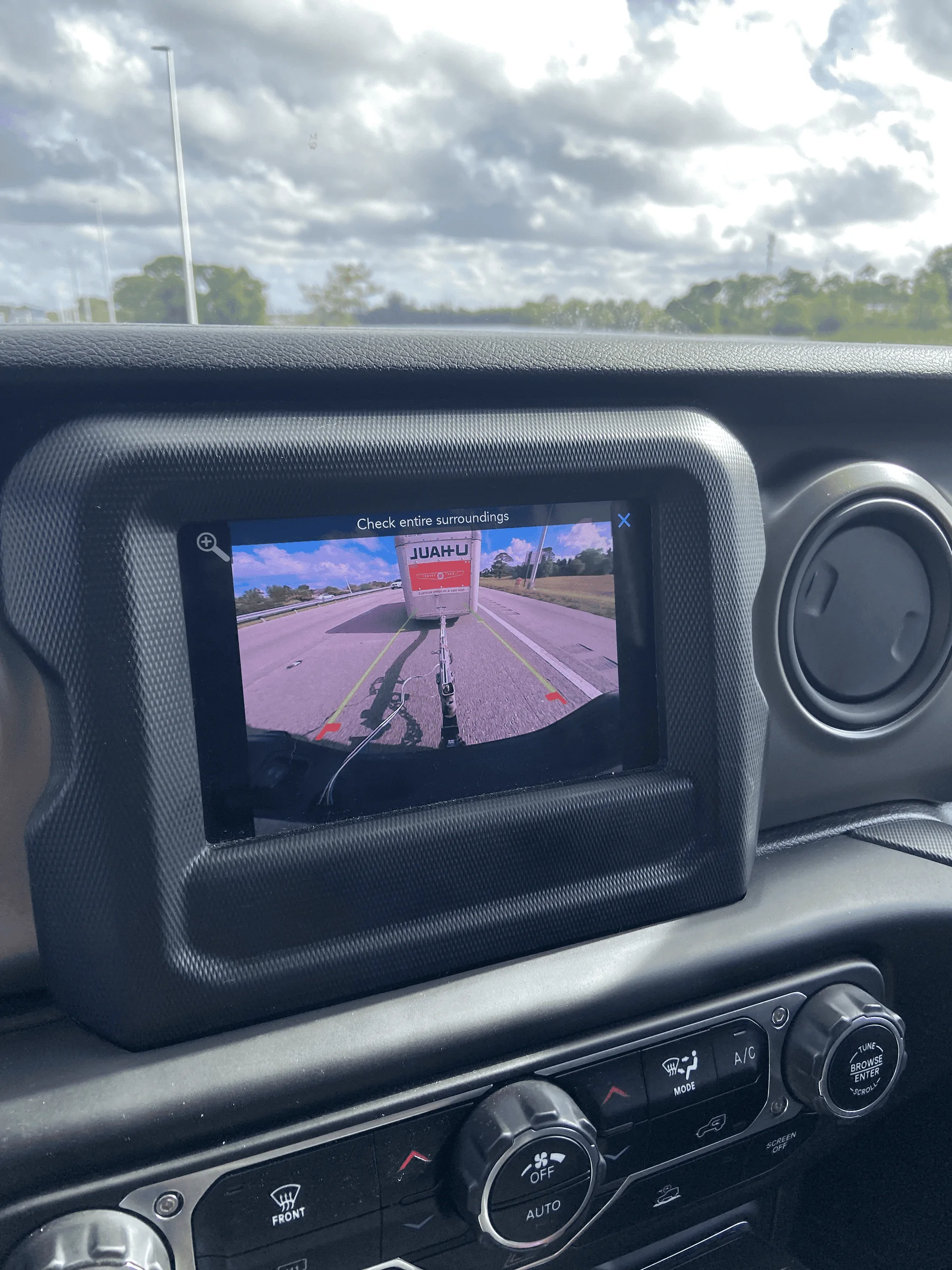 Jeep Gladiator Any tip/experience towing U-Haul 4x8 cargo trailer? tempImage6Tzf2A