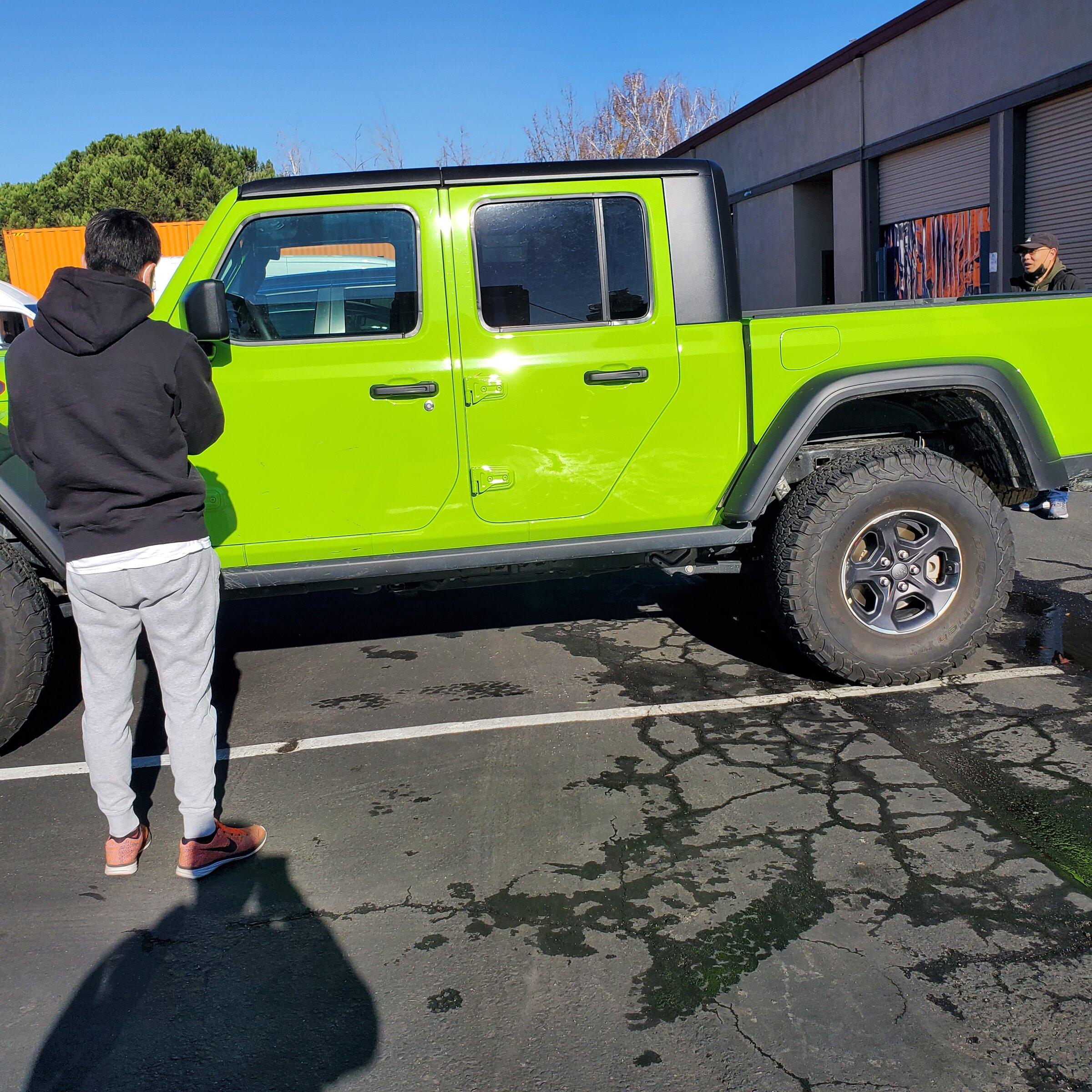 Jeep Gladiator It's nice having a gecko green jeep window vents 20211217_103112
